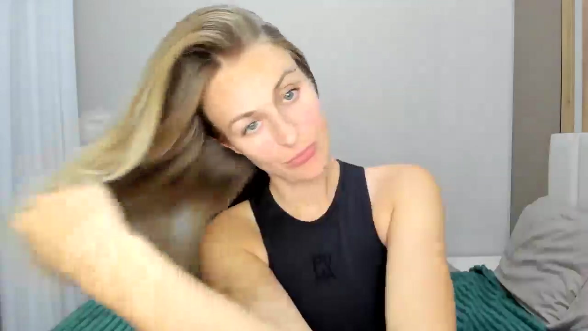 Gallery image thumbnail from regular_girl's myfreecams stream on, 10/28/2025, 19:13 image 6 of 20