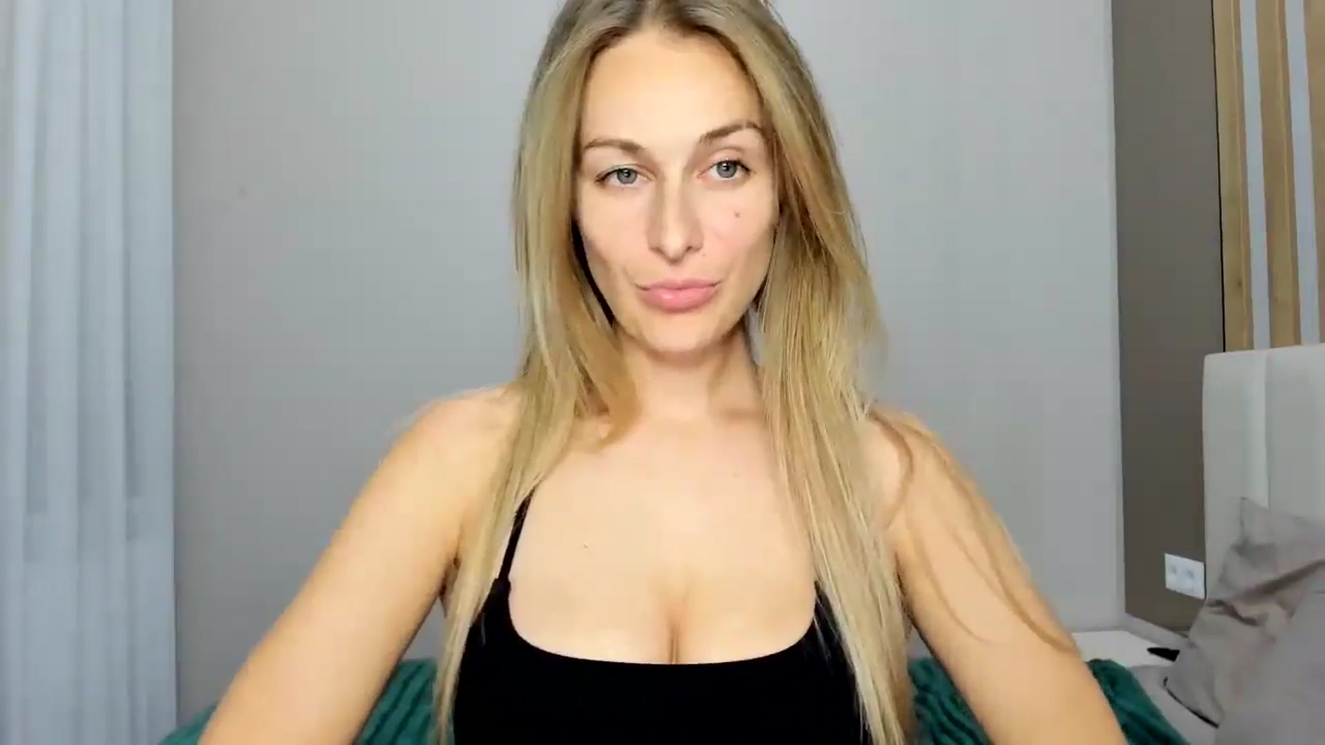 Gallery image thumbnail from regular_girl's myfreecams stream on, 10/30/2025, 18:47 image 4 of 20