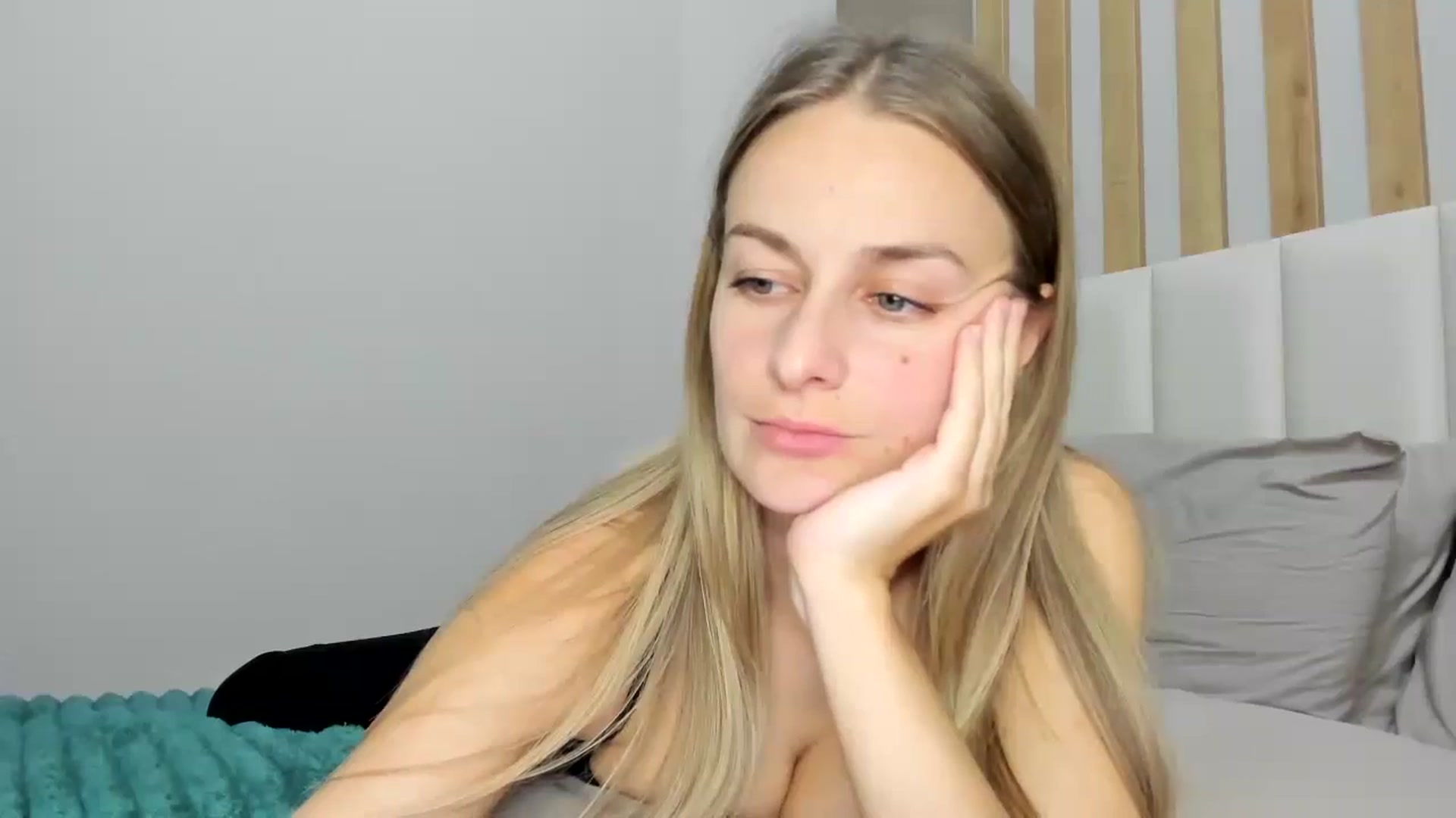 Gallery image thumbnail from regular_girl's myfreecams stream on, 11/13/2025, 16:47 image 13 of 20