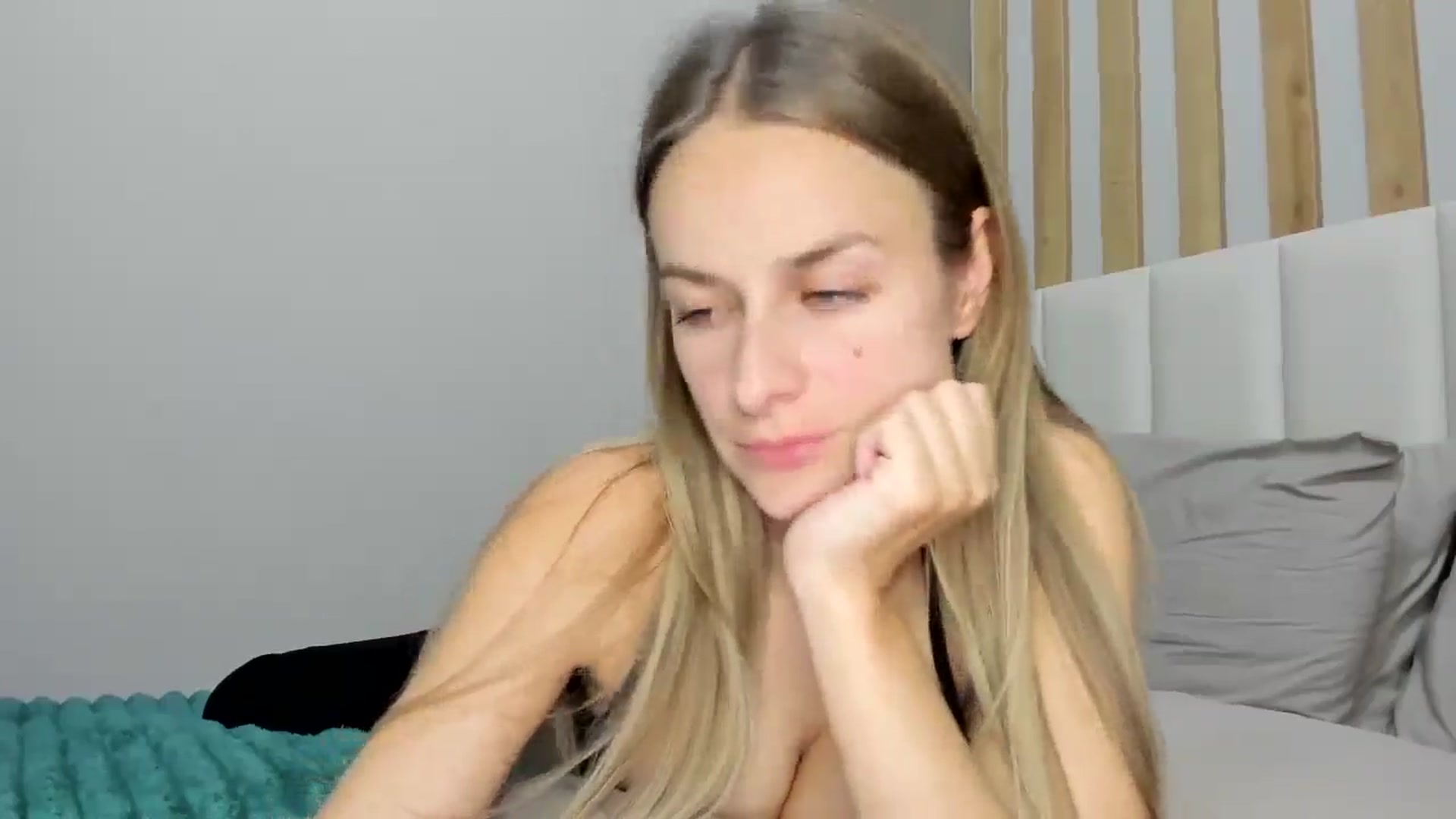 Gallery image thumbnail from regular_girl's myfreecams stream on, 11/13/2025, 16:47 image 14 of 20