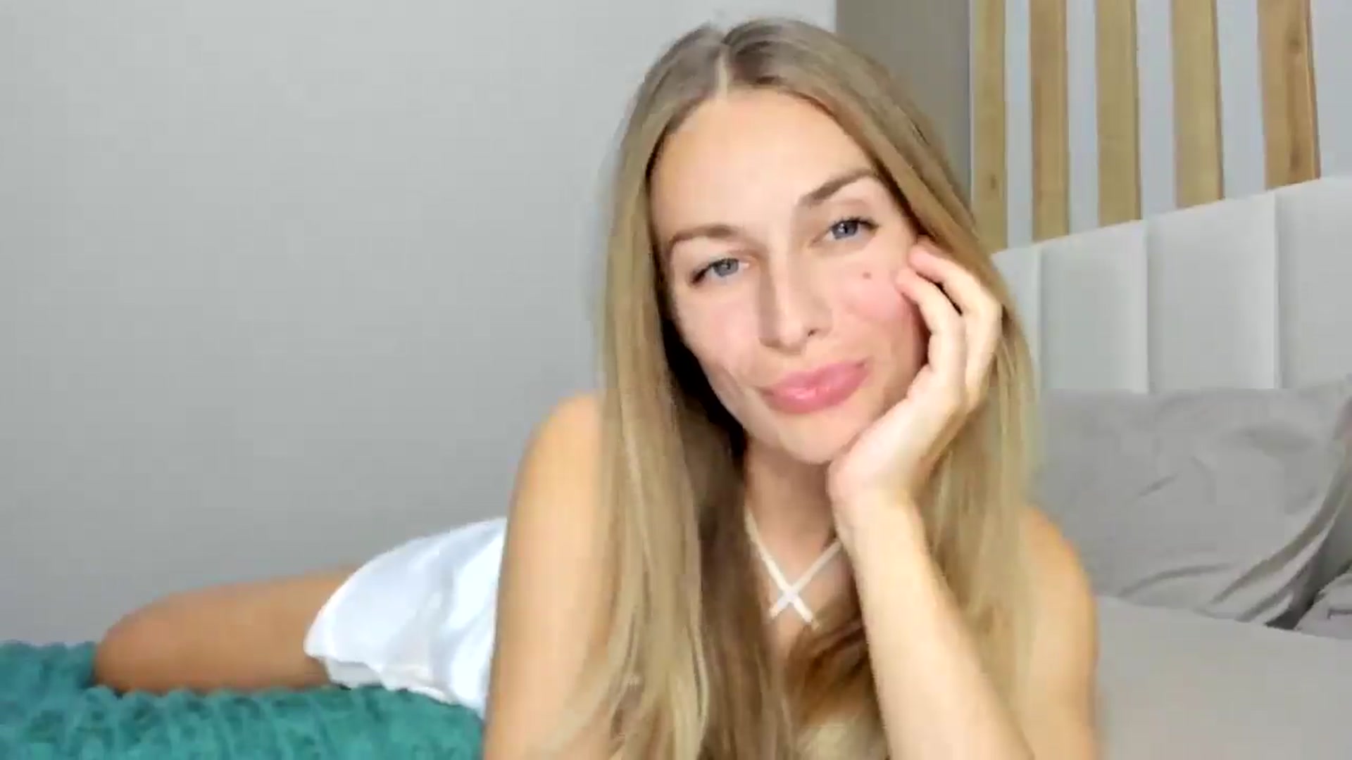 Gallery image thumbnail from regular_girl's myfreecams stream on, 11/19/2025, 17:10 image 9 of 20