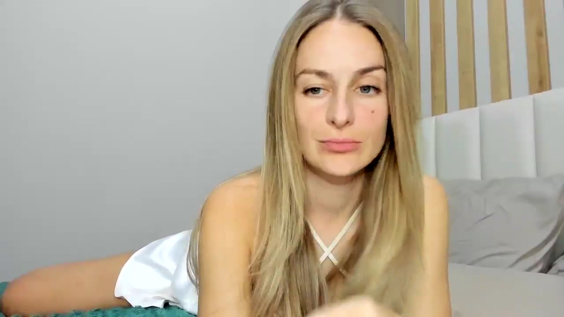 Gallery image thumbnail from regular_girl's myfreecams stream on, 11/19/2025, 17:10 image 5 of 20