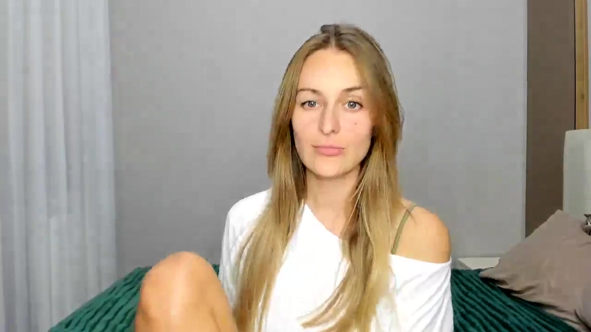 Gallery image thumbnail from regular_girl's myfreecams stream on, 11/27/2025, 17:38 image 16 of 20
