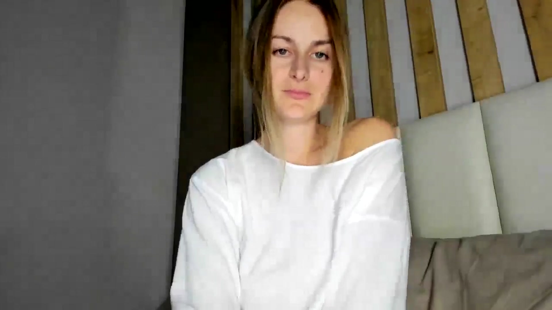 Gallery image thumbnail from regular_girl's myfreecams stream on, 11/27/2025, 19:36 image 14 of 20