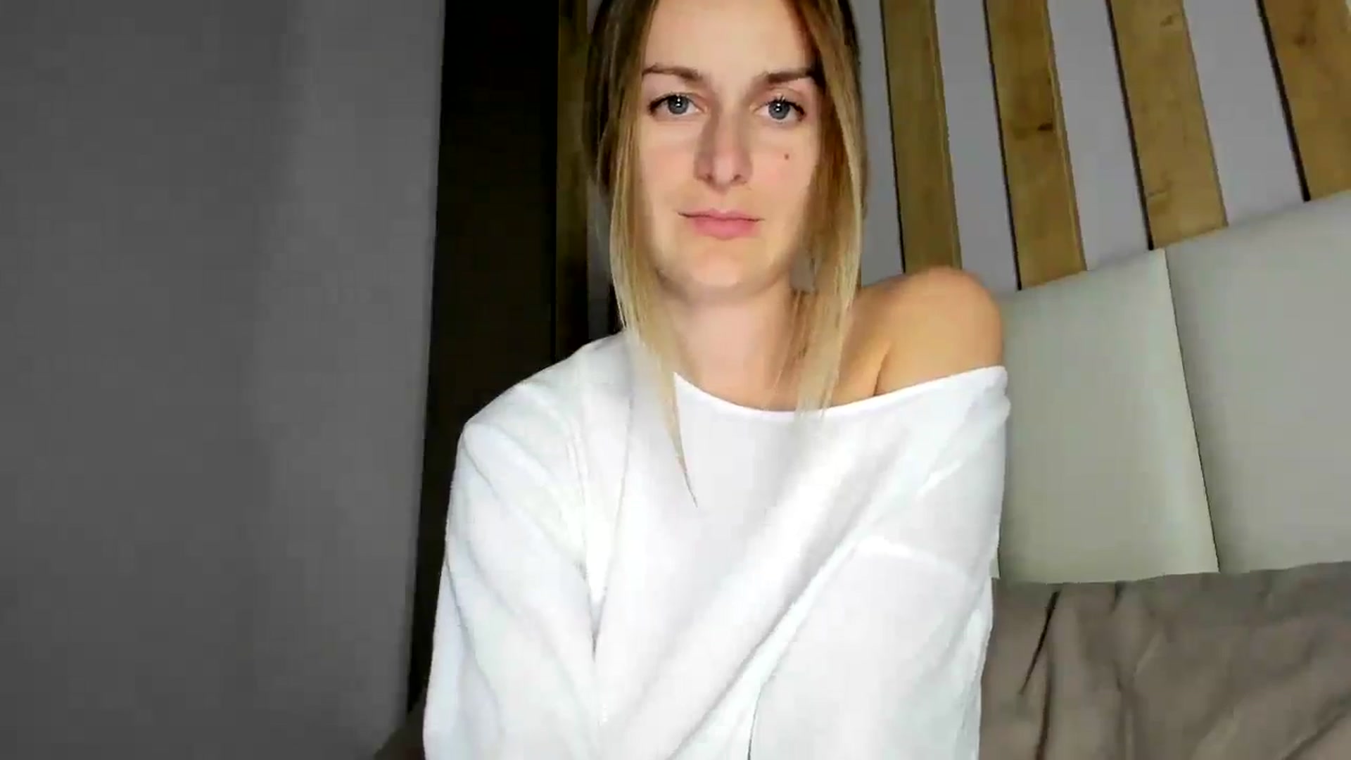 Gallery image thumbnail from regular_girl's myfreecams stream on, 11/27/2025, 19:36 image 20 of 20