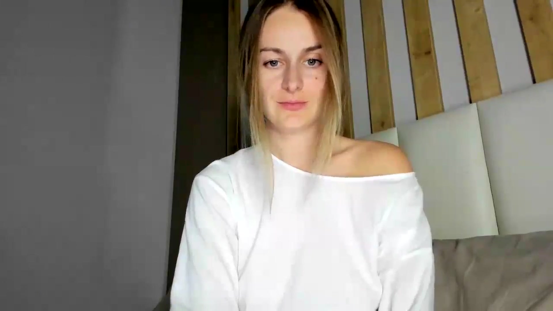Gallery image thumbnail from regular_girl's myfreecams stream on, 11/27/2025, 19:36 image 17 of 20