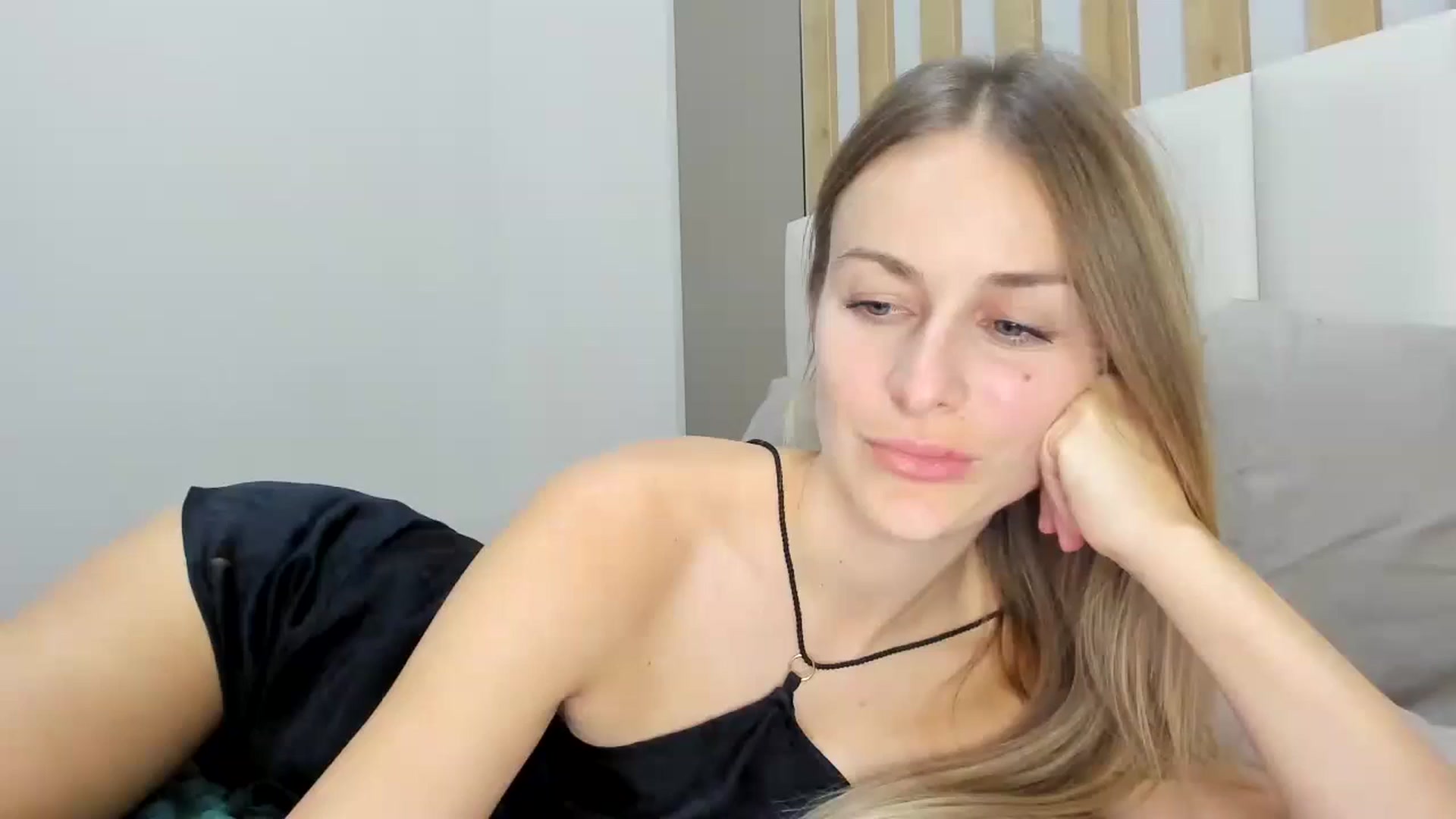 Gallery image thumbnail from regular_girl's myfreecams stream on, 12/06/2025, 19:26 image 13 of 20