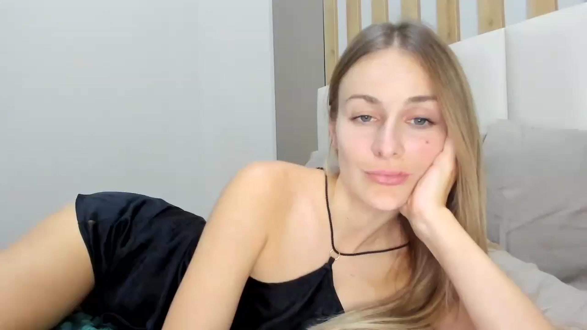 Gallery image thumbnail from regular_girl's myfreecams stream on, 12/06/2025, 19:26 image 12 of 20