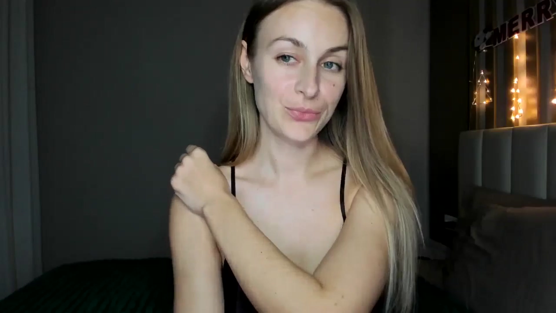 Gallery image thumbnail from regular_girl's myfreecams stream on, 12/15/2025, 19:18 image 4 of 20