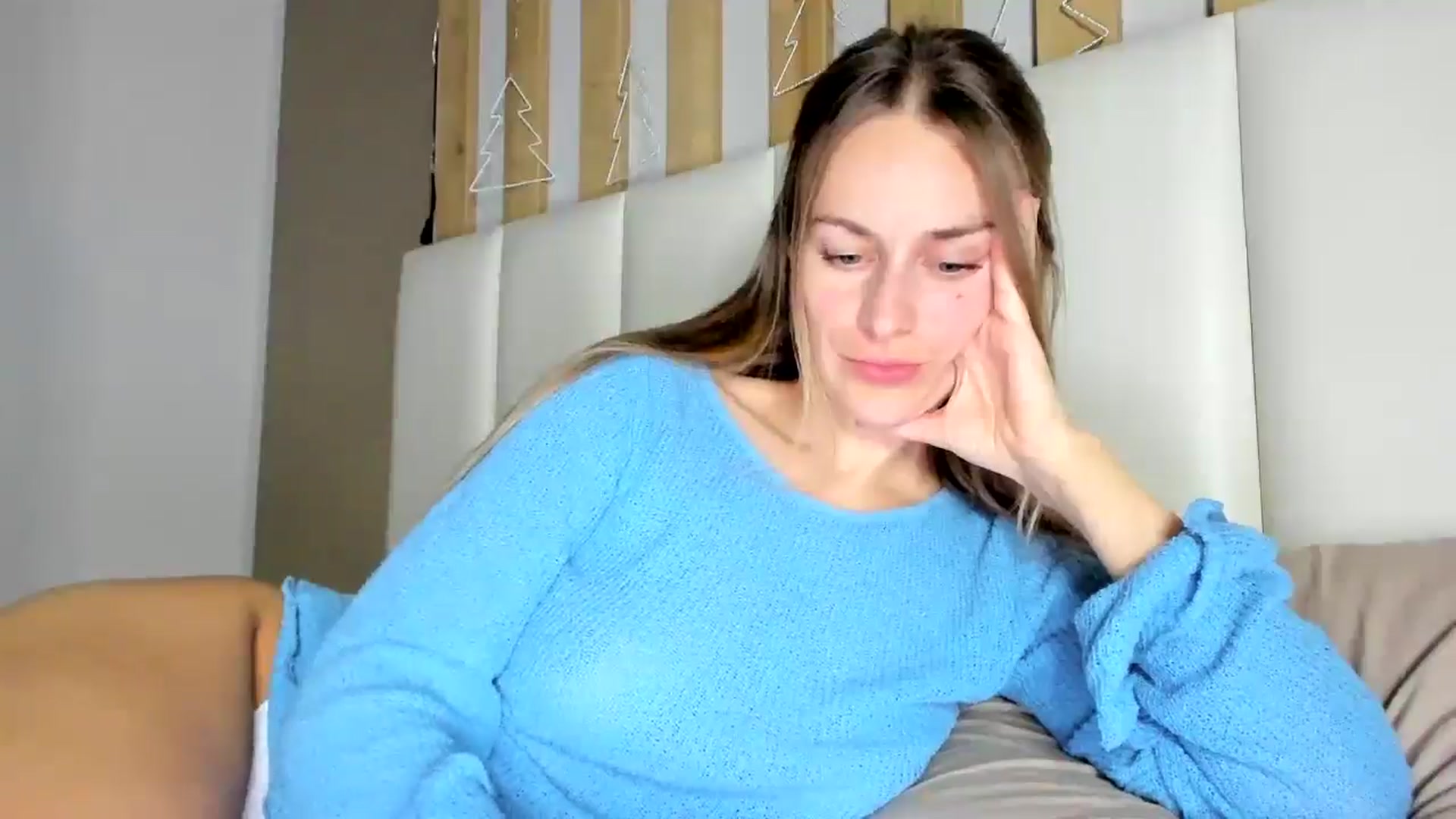 Gallery image thumbnail from regular_girl's myfreecams stream on, 12/21/2025, 20:46 image 7 of 20
