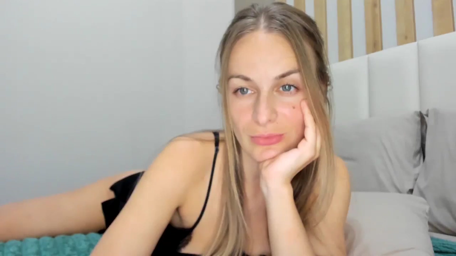 Gallery image thumbnail from regular_girl's myfreecams stream on, 02/04/2026, 18:27 image 2 of 20