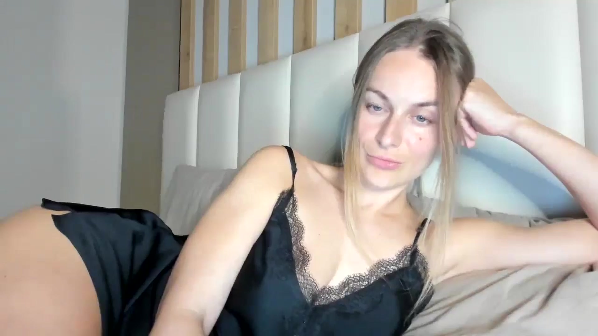 Gallery image thumbnail from regular_girl's myfreecams stream on, 02/04/2026, 18:54 image 11 of 20