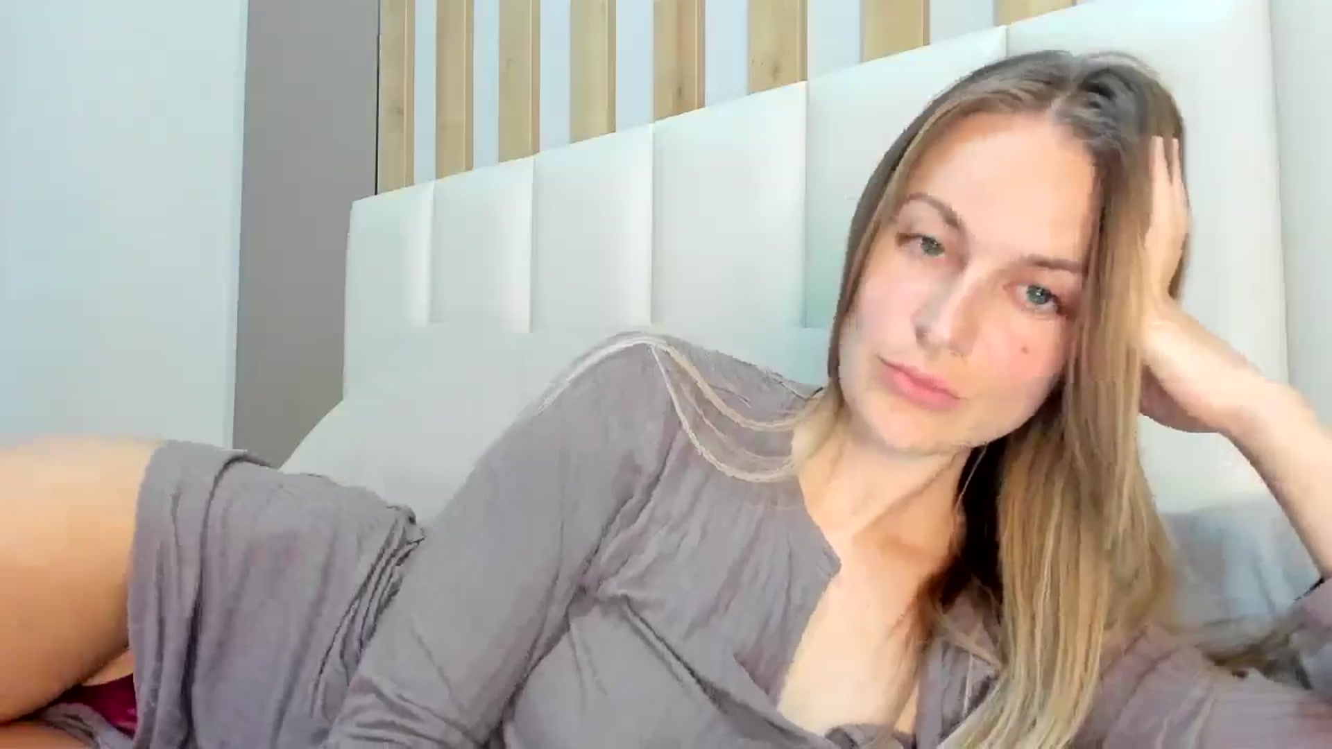 Gallery image thumbnail from regular_girl's myfreecams stream on, 02/08/2026, 18:19 image 9 of 20