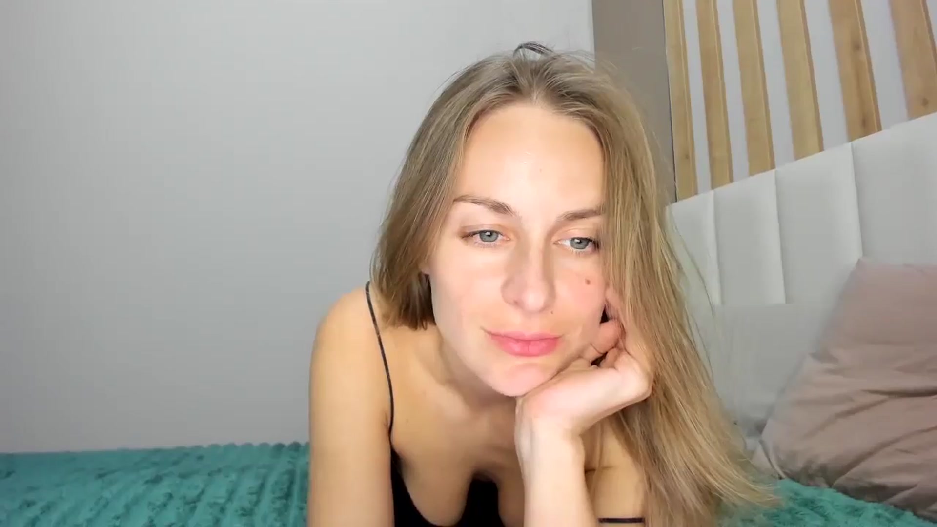 Gallery image thumbnail from regular_girl's myfreecams stream on, 02/20/2026, 18:48 image 13 of 20