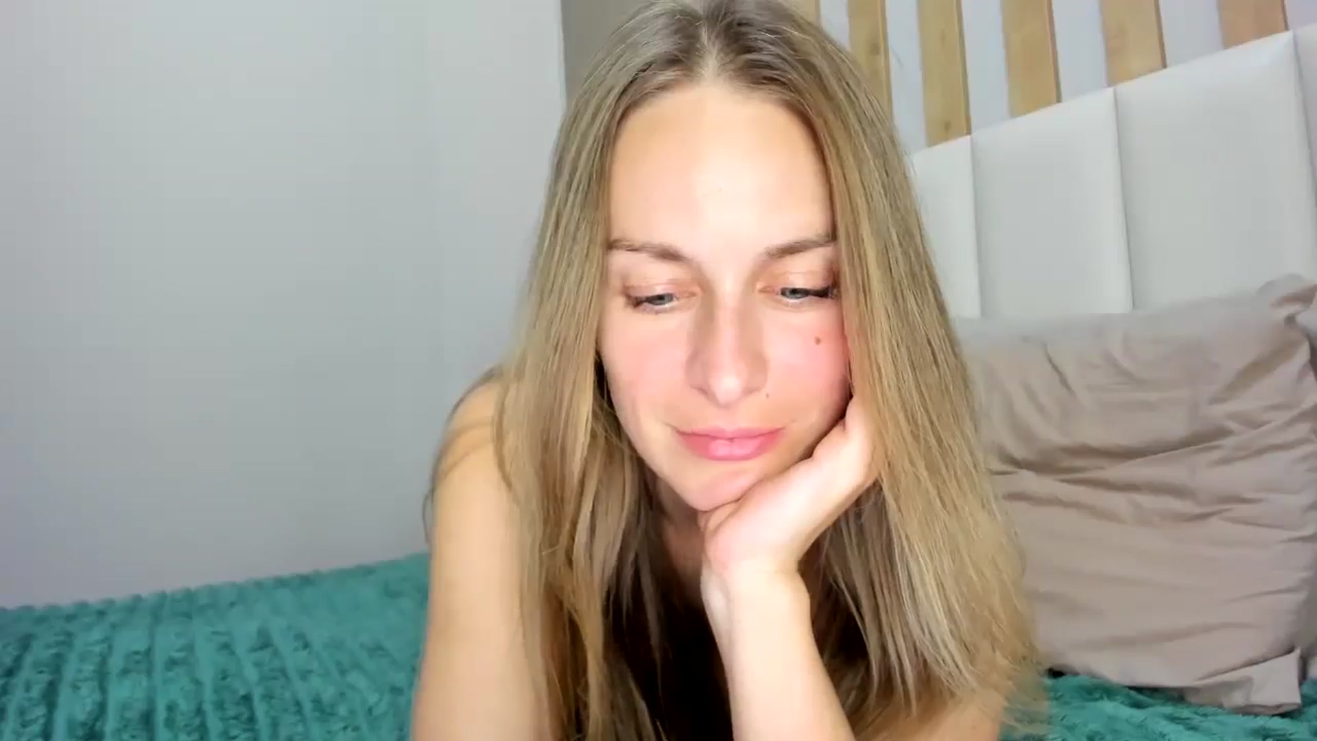 Gallery image thumbnail from regular_girl's myfreecams stream on, 02/20/2026, 20:40 image 7 of 20