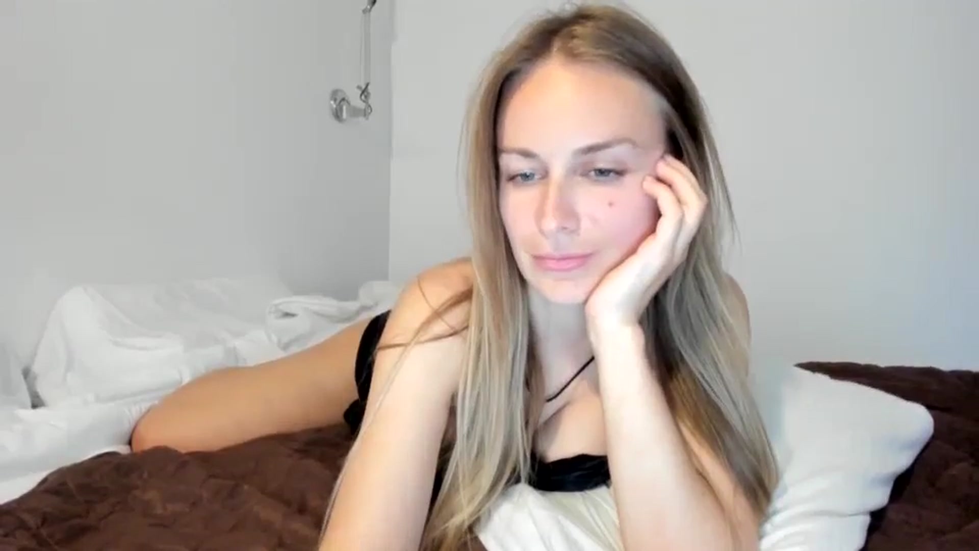 Gallery image thumbnail from regular_girl's myfreecams stream on, 03/26/2026, 22:25 image 8 of 20