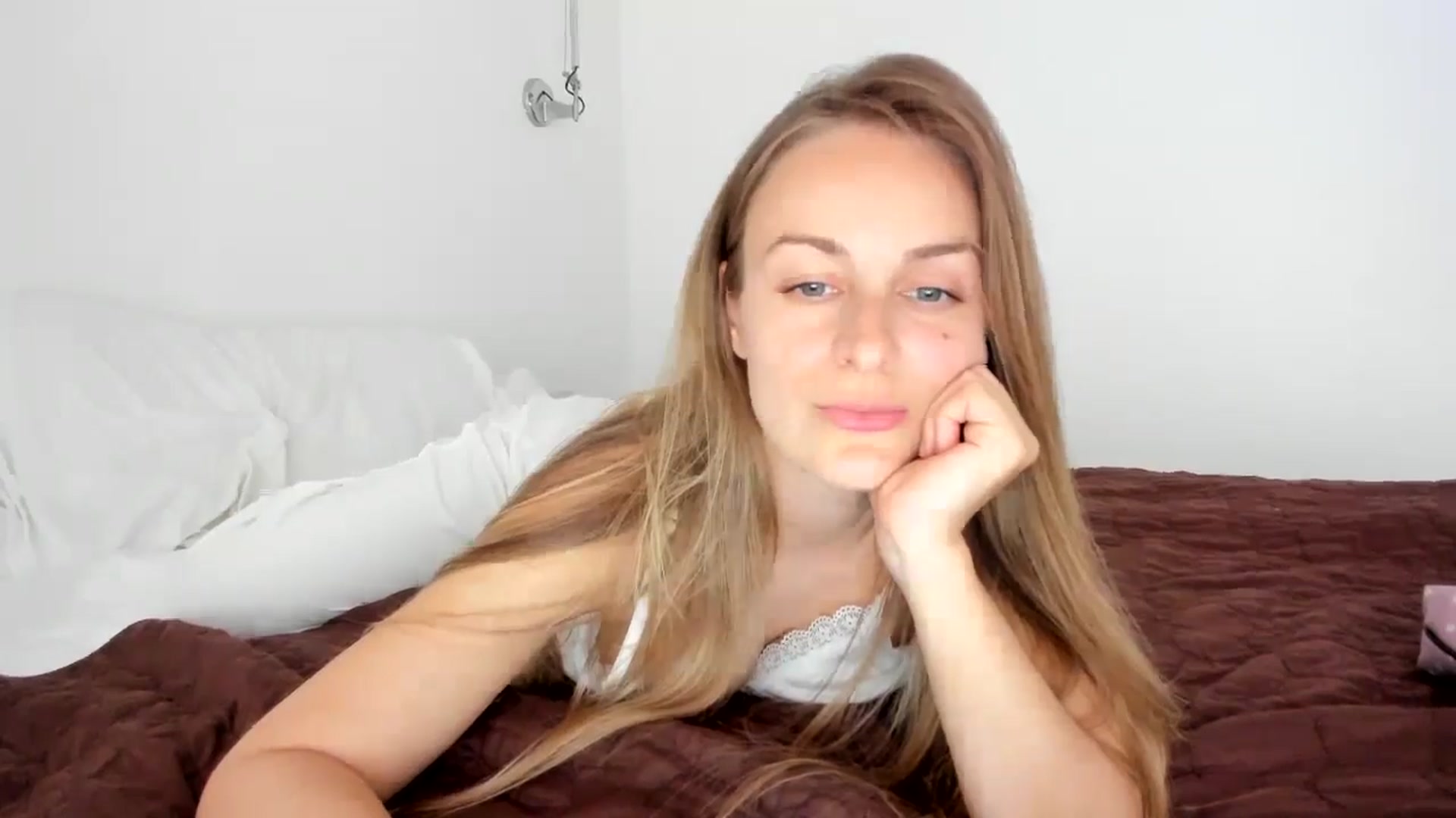 Gallery image thumbnail from regular_girl's myfreecams stream on, 03/29/2026, 20:03 image 2 of 20