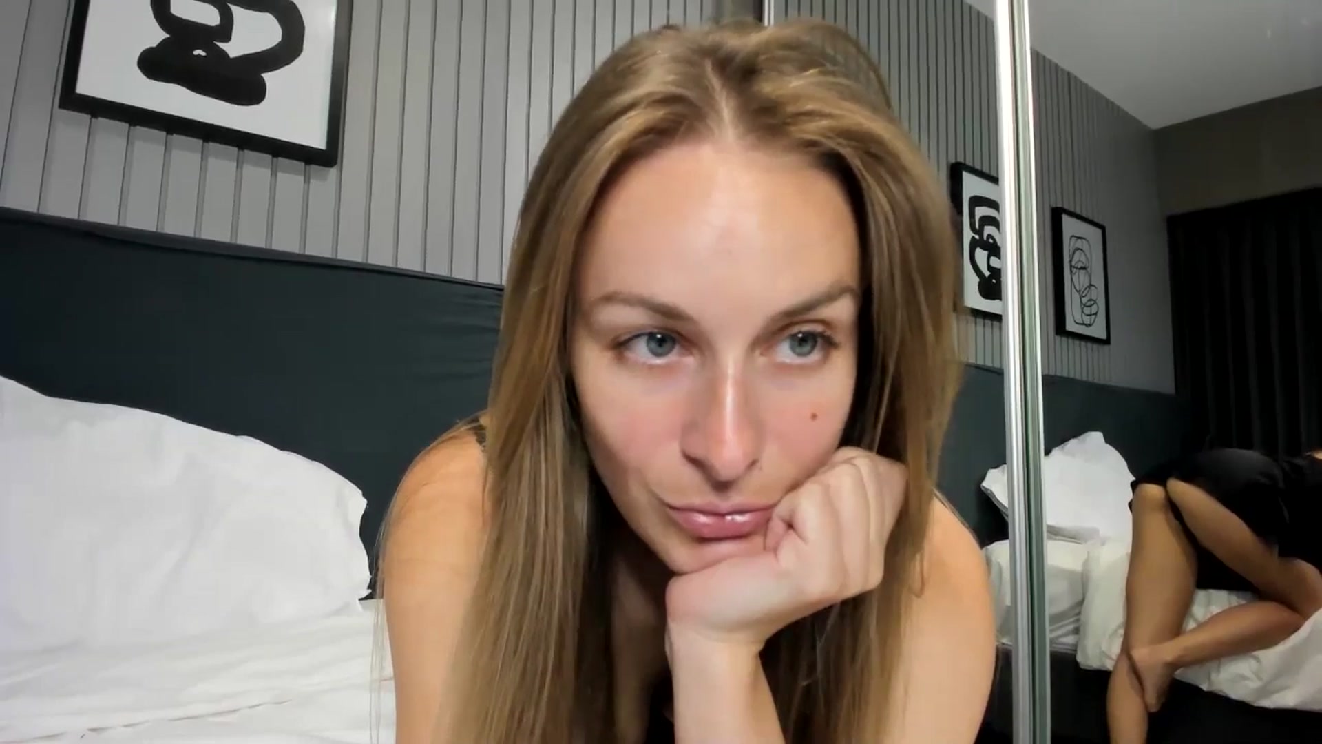 Gallery image thumbnail from regular_girl's myfreecams stream on, 04/10/2026, 18:21 image 4 of 20