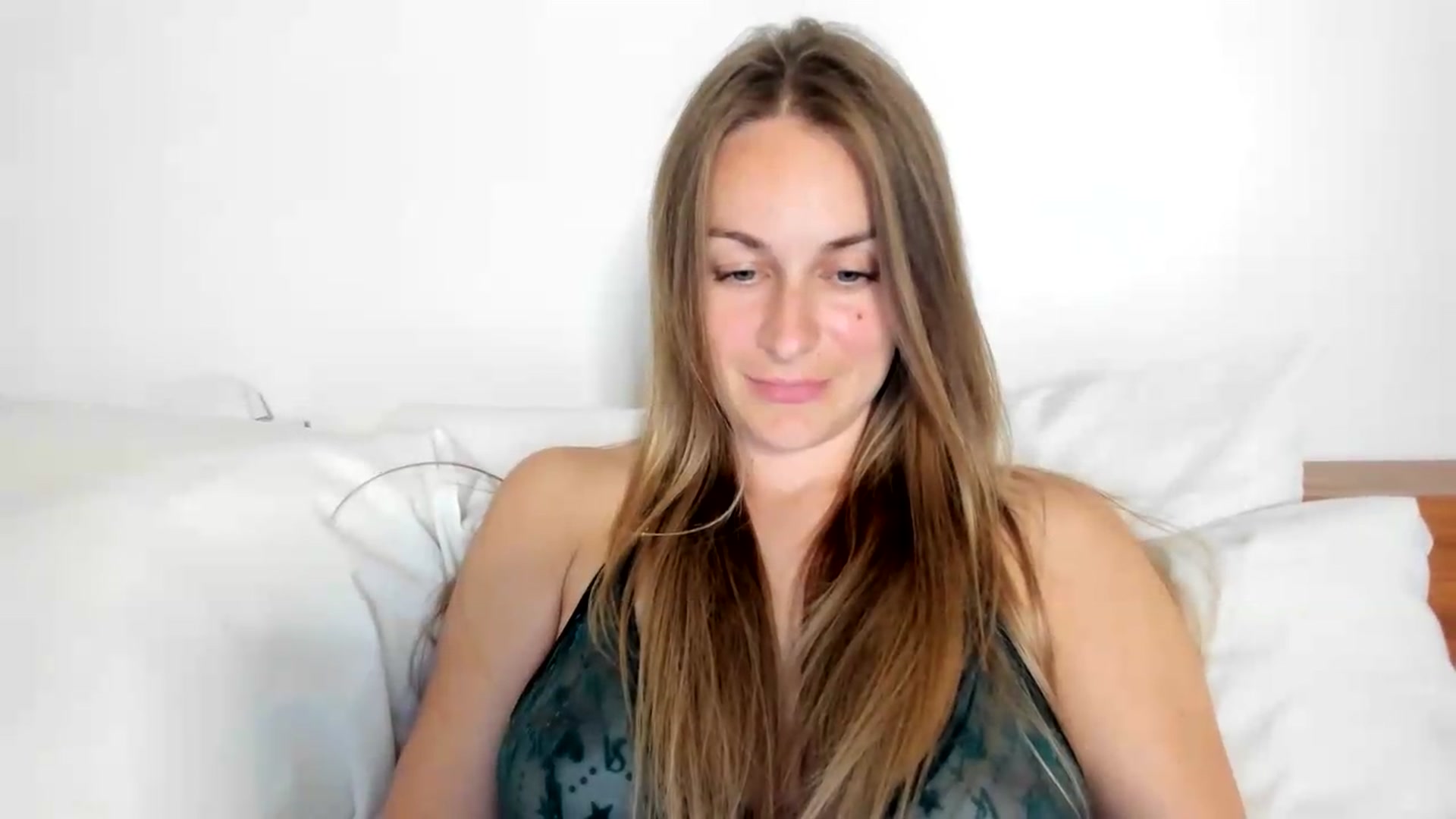 Gallery image thumbnail from regular_girl's myfreecams stream on, 05/23/2026, 20:25 image 17 of 20