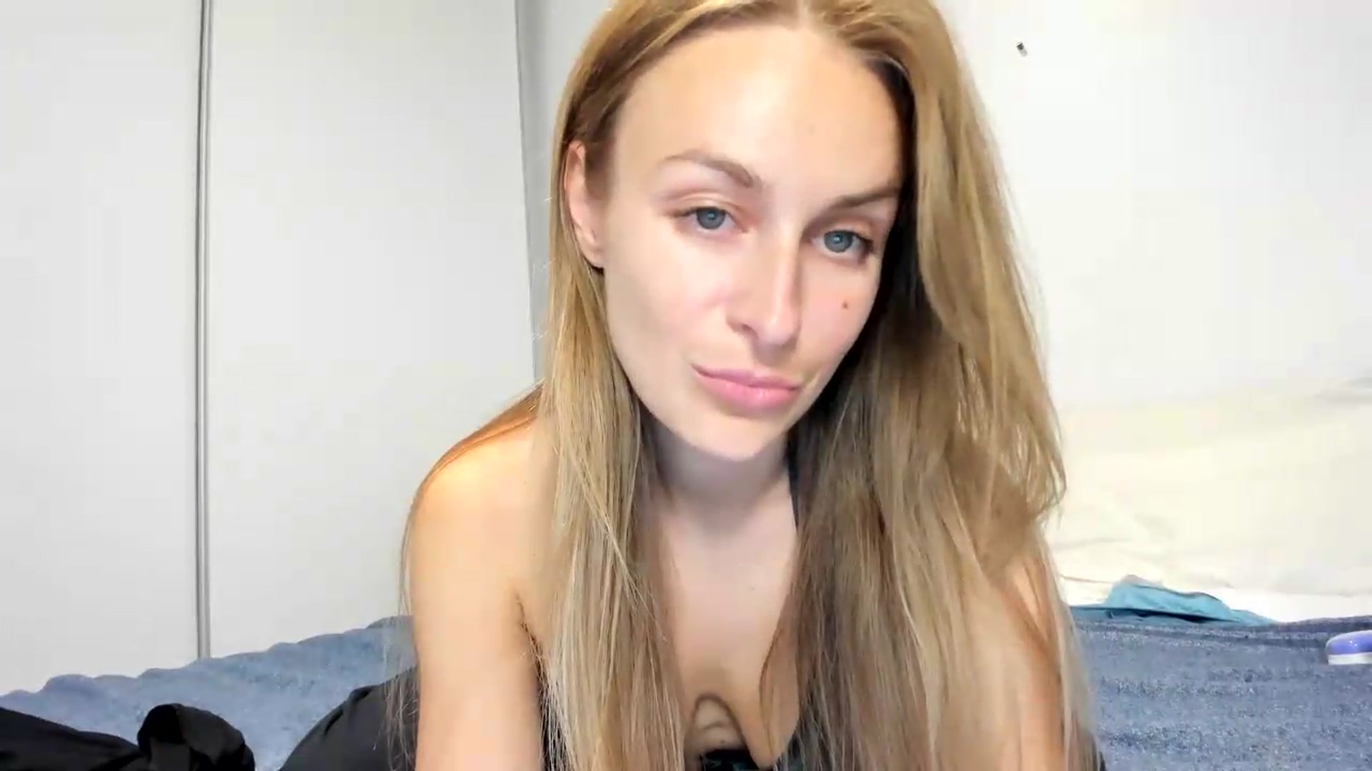Gallery image thumbnail from regular_girl's myfreecams stream on, 05/23/2026, 22:20 image 3 of 20