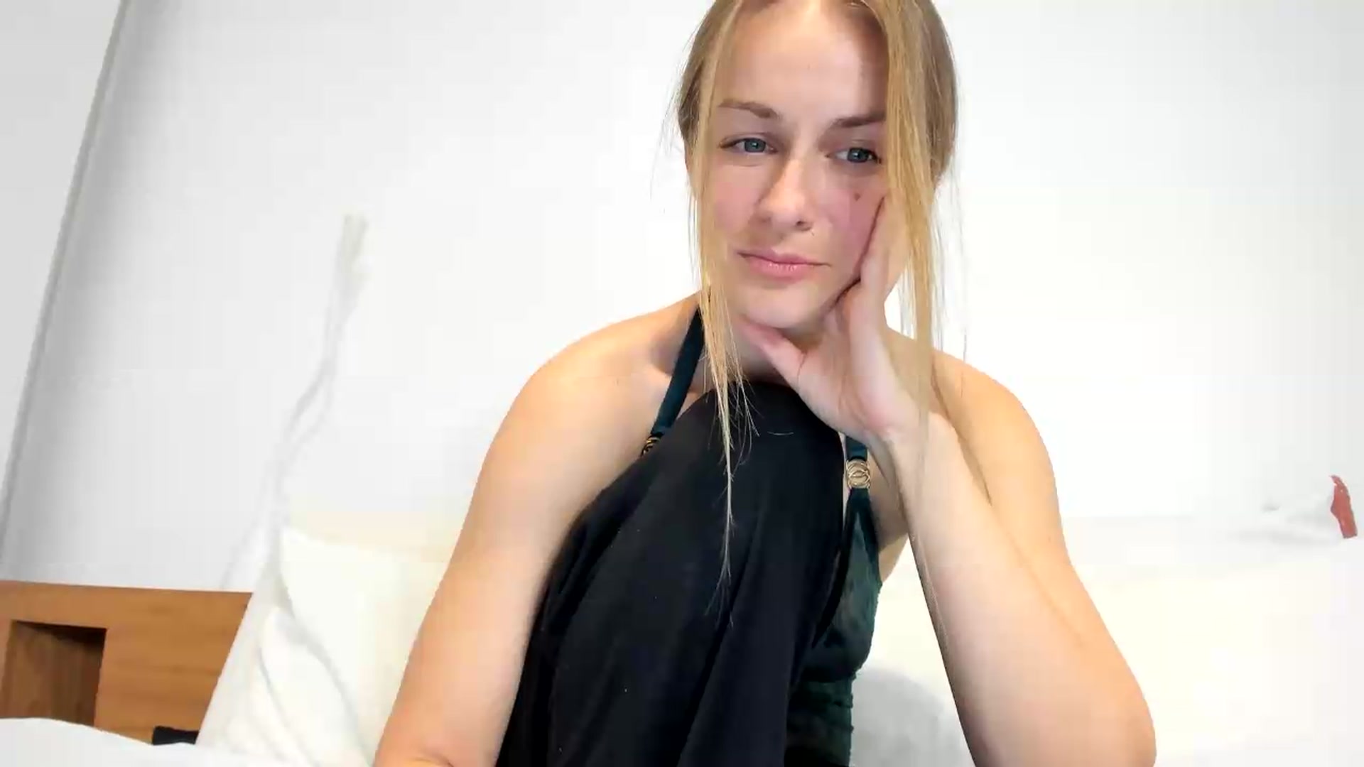 Gallery image thumbnail from regular_girl's myfreecams stream on, 05/24/2026, 24:00 image 2 of 20