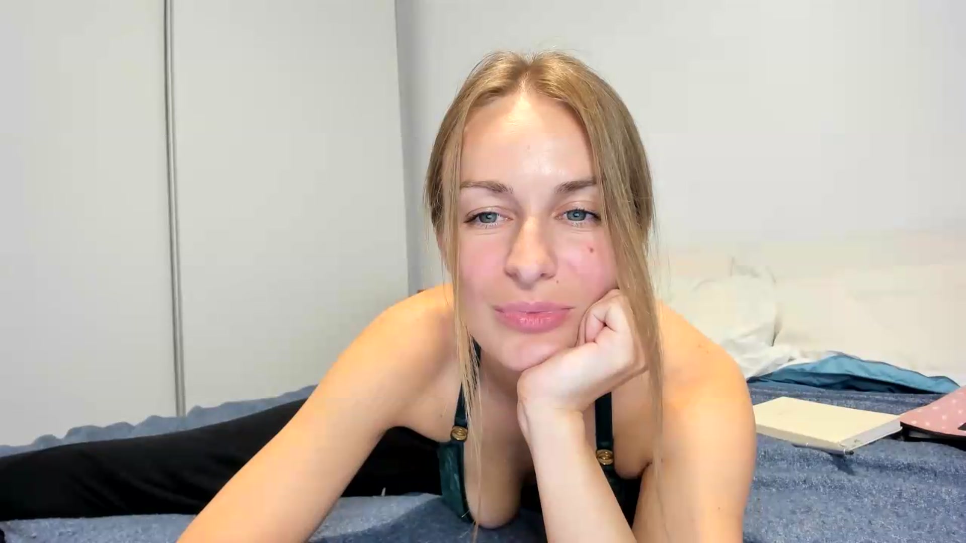 Gallery image thumbnail from regular_girl's myfreecams stream on, 05/24/2026, 24:00 image 20 of 20