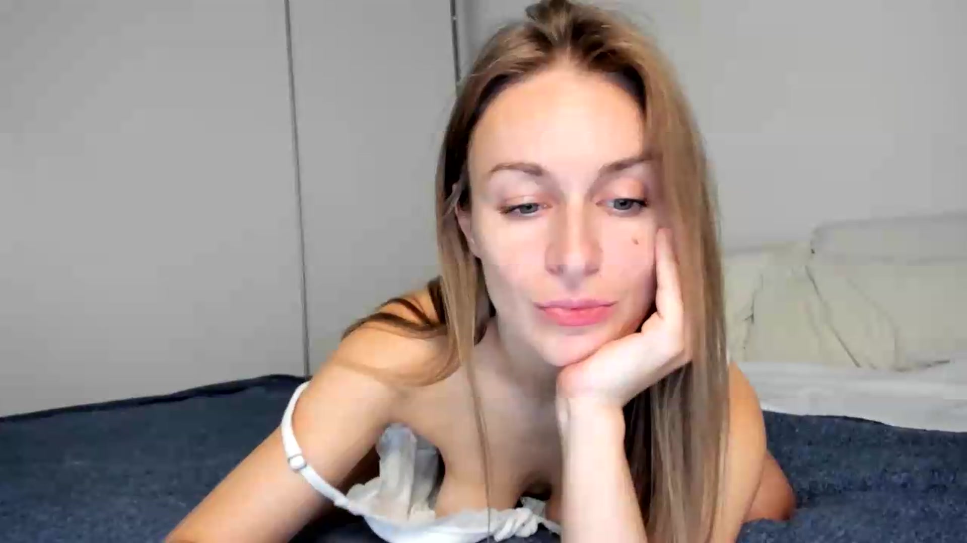 Gallery image thumbnail from regular_girl's myfreecams stream on, 06/10/2026, 16:05 image 6 of 20