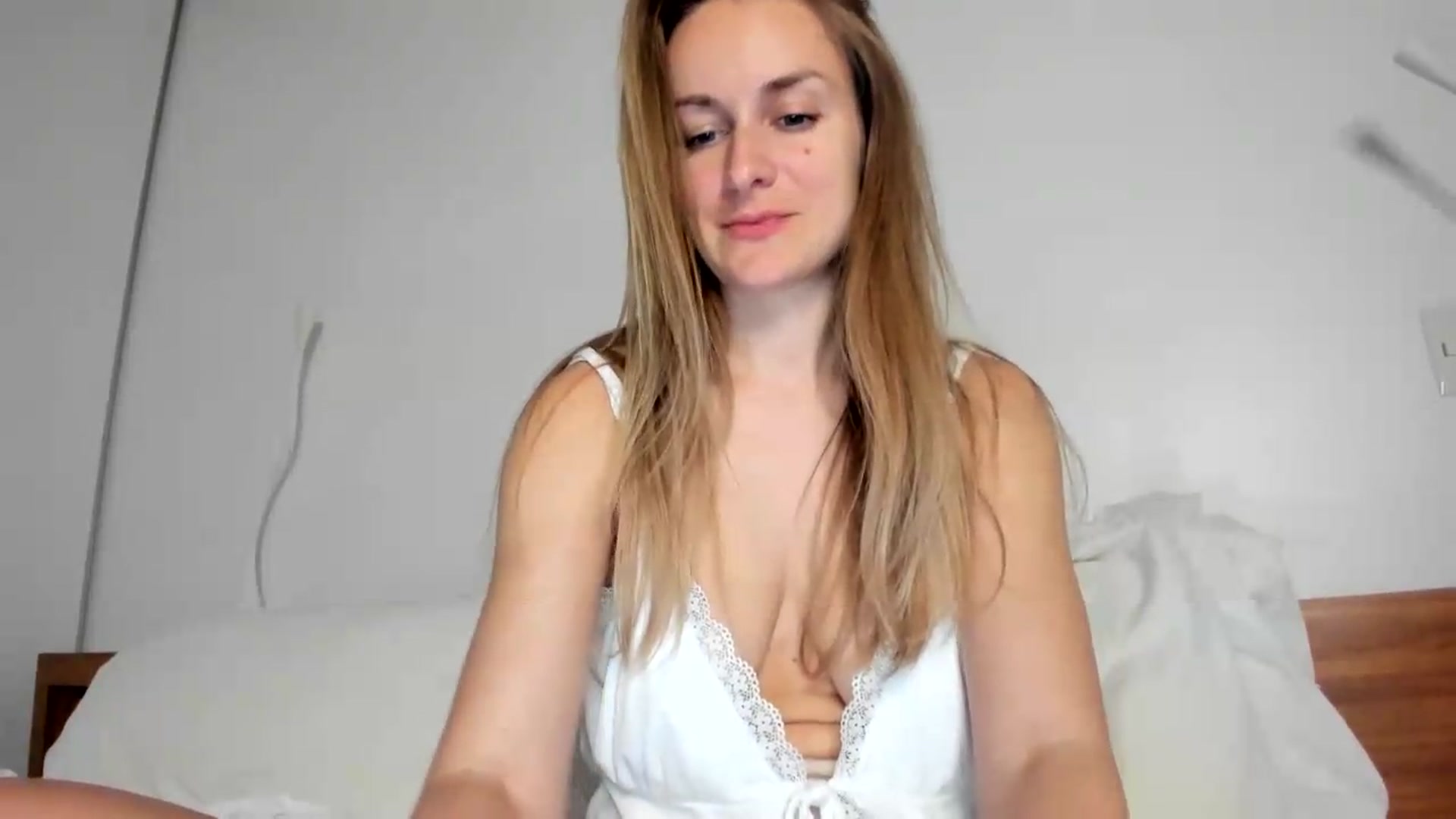 Gallery image thumbnail from regular_girl's myfreecams stream on, 06/10/2026, 20:04 image 15 of 20