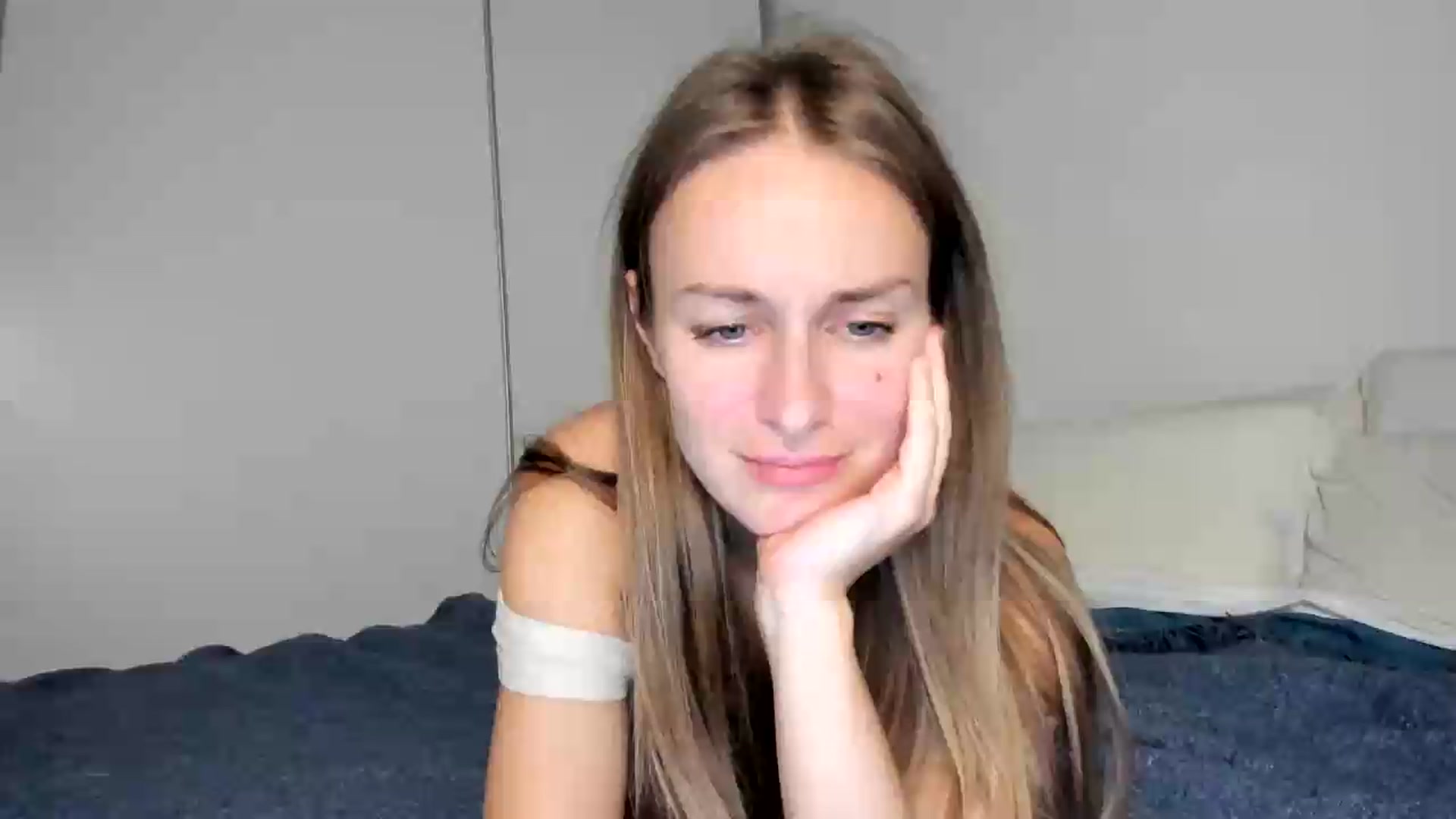 Gallery image thumbnail from regular_girl's myfreecams stream on, 06/10/2026, 20:27 image 11 of 20