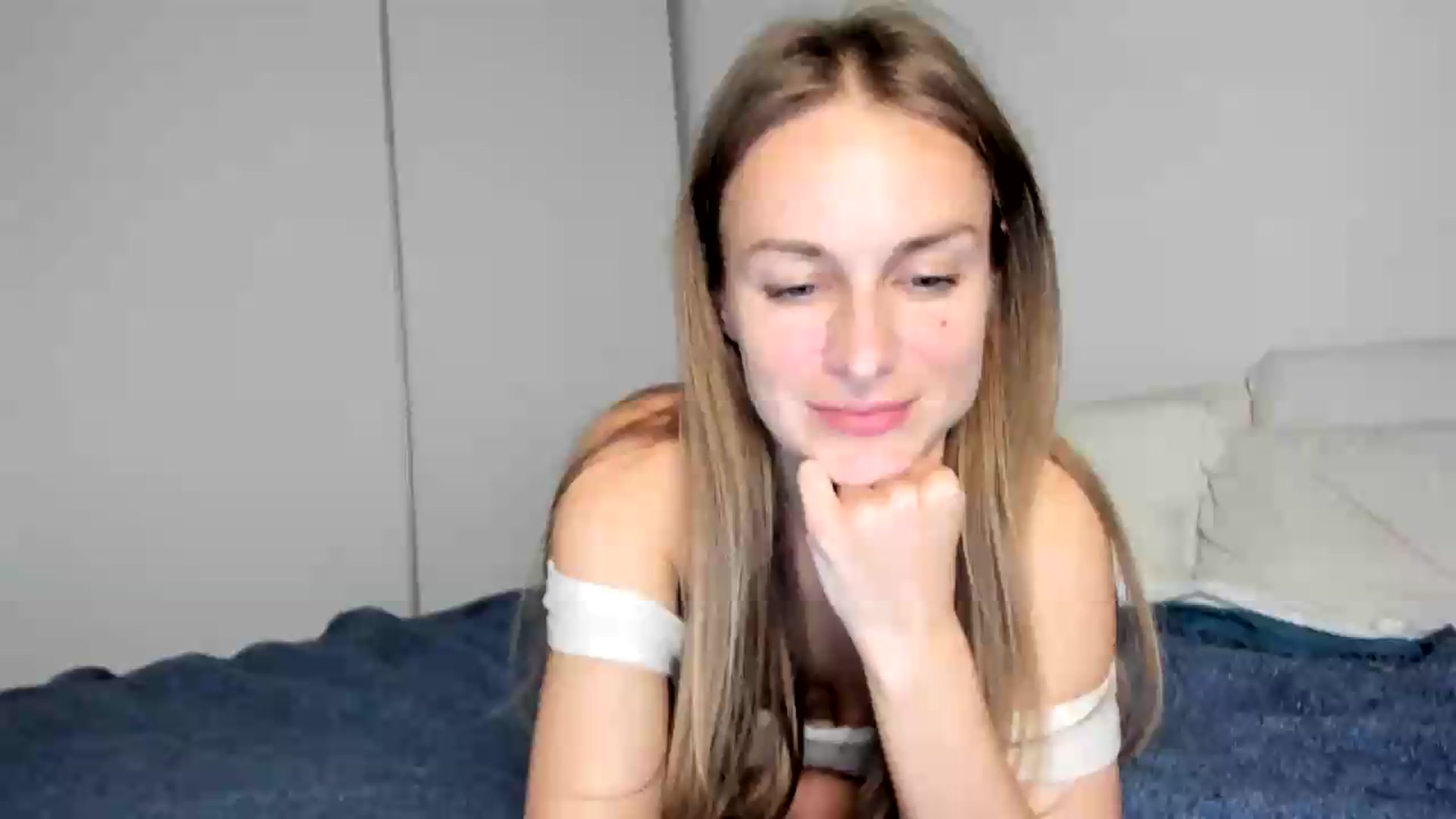 Gallery image thumbnail from regular_girl's myfreecams stream on, 06/10/2026, 20:27 image 20 of 20