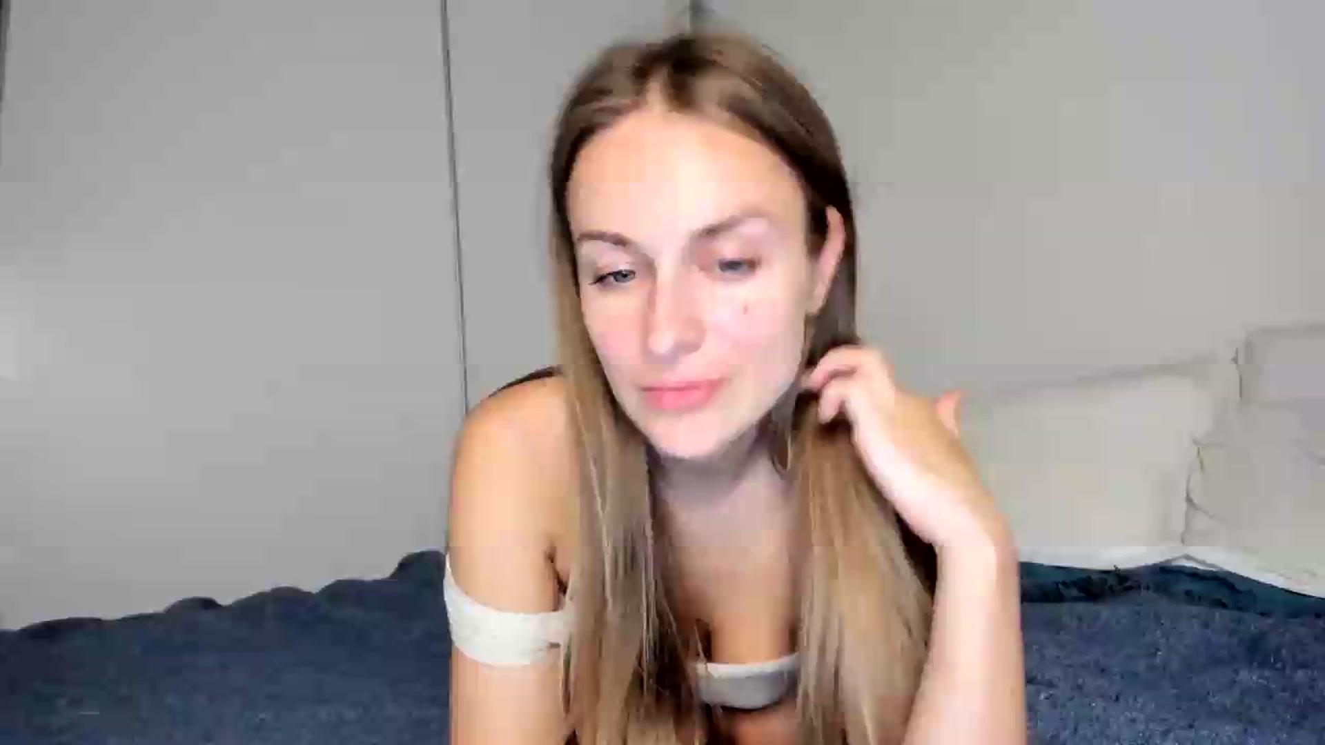 Gallery image thumbnail from regular_girl's myfreecams stream on, 06/10/2026, 20:27 image 17 of 20
