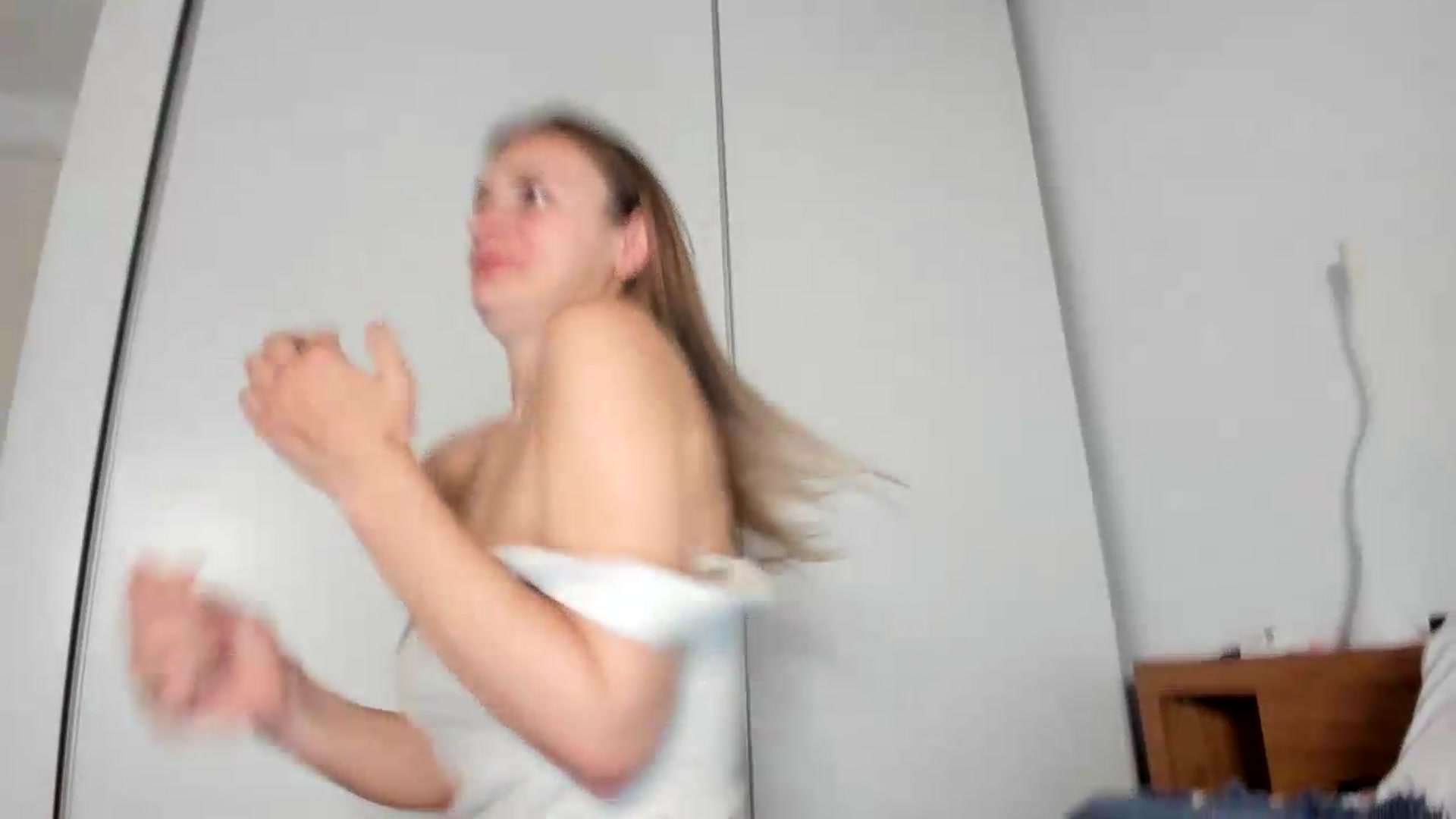 Gallery image thumbnail from regular_girl's myfreecams stream on, 06/10/2026, 21:44 image 4 of 20
