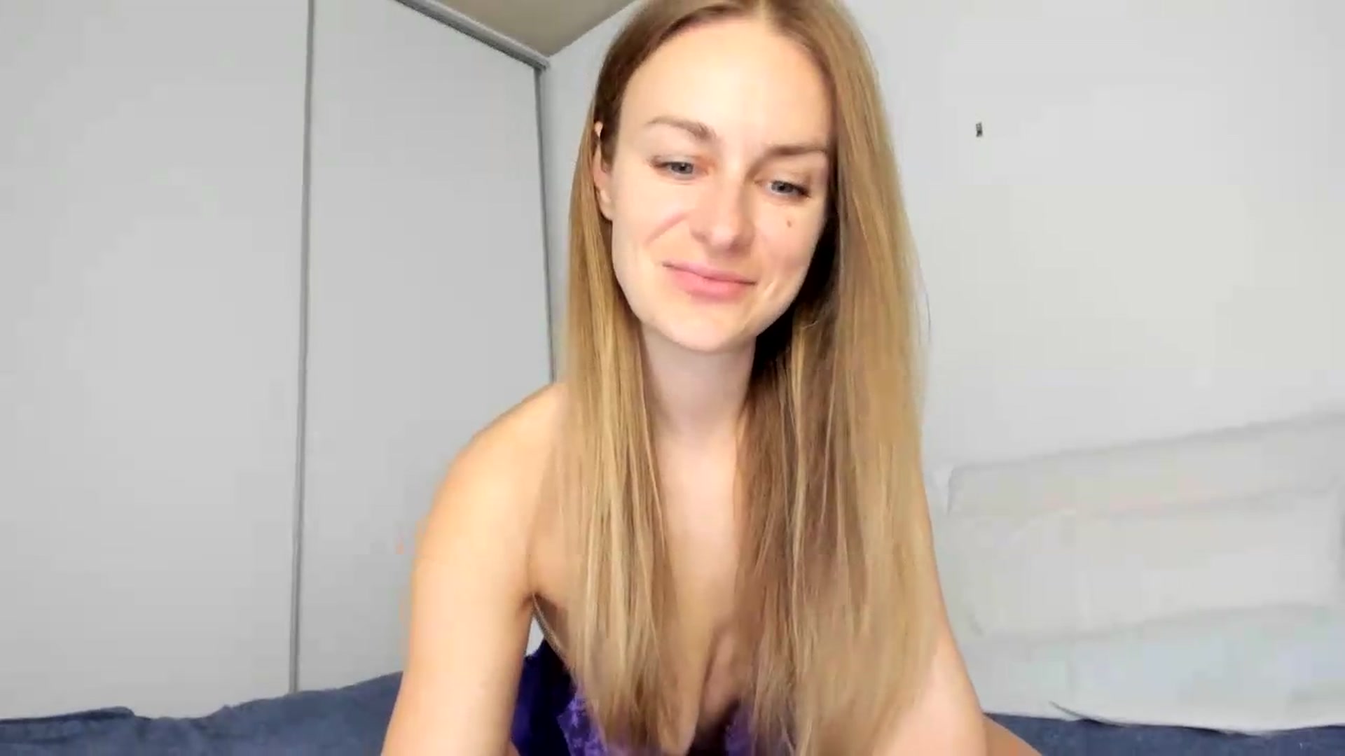 Gallery image thumbnail from regular_girl's myfreecams stream on, 06/13/2026, 16:13 image 7 of 20