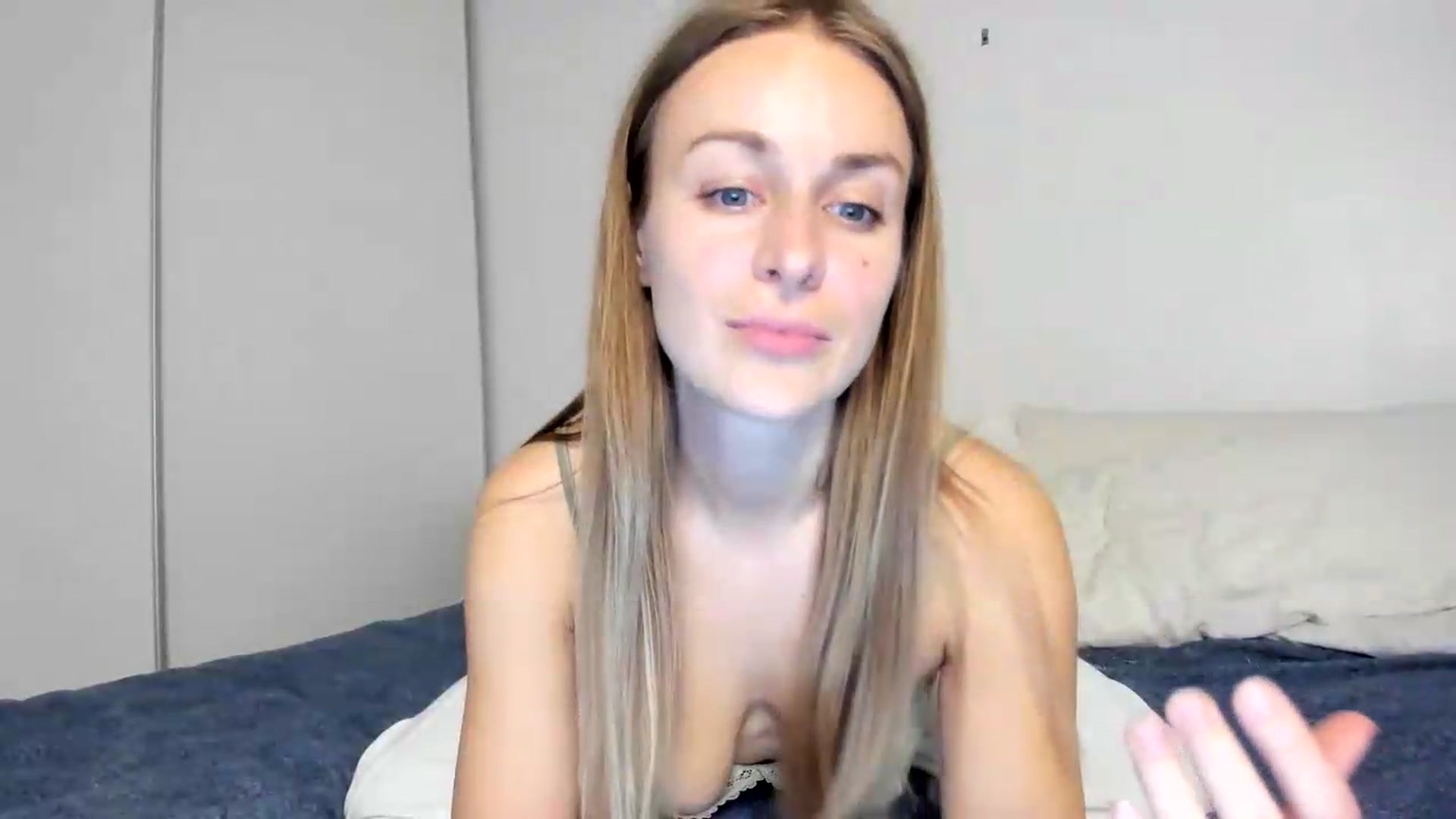 Gallery image thumbnail from regular_girl's myfreecams stream on, 06/18/2026, 19:13 image 12 of 20