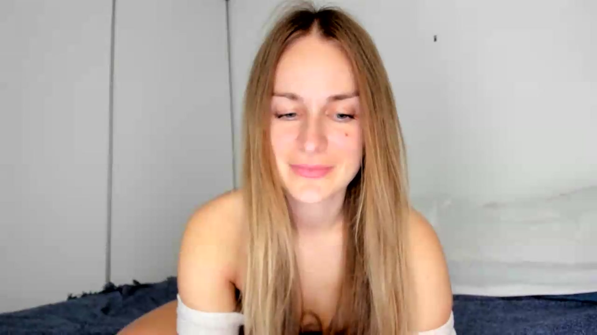 Gallery image thumbnail from regular_girl's myfreecams stream on, 06/23/2026, 17:50 image 3 of 20