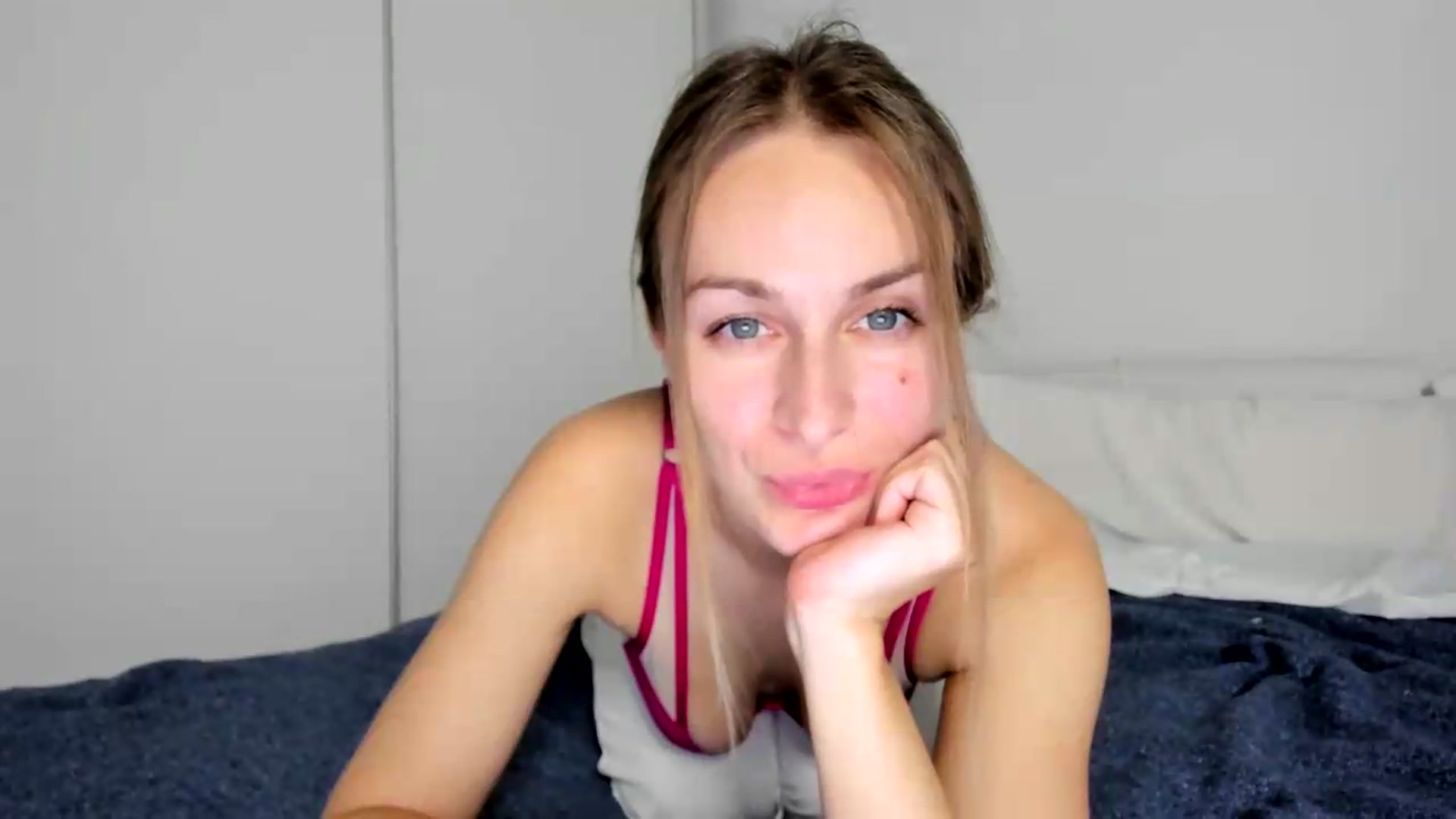 Gallery image thumbnail from regular_girl's myfreecams stream on, 06/27/2026, 22:20 image 9 of 20