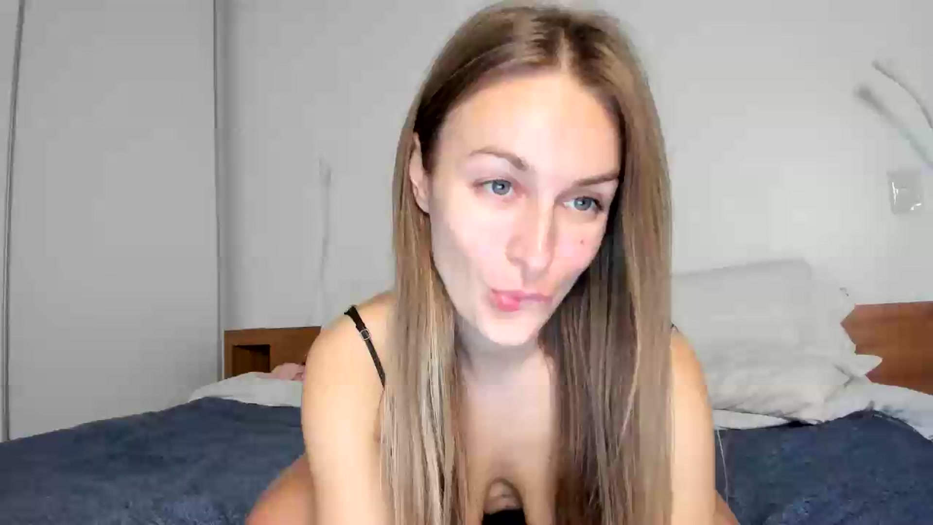 Gallery image thumbnail from regular_girl's myfreecams stream on, 07/03/2026, 17:57 image 17 of 20