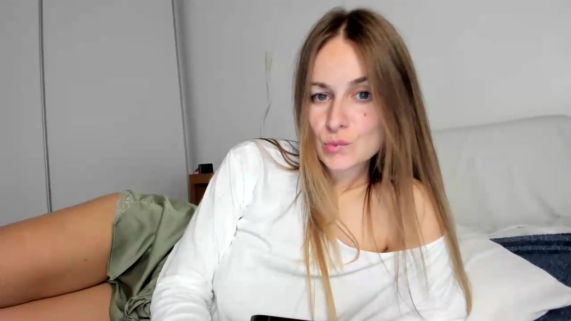 Gallery image thumbnail from regular_girl's myfreecams stream on, 07/08/2026, 19:34 image 9 of 20