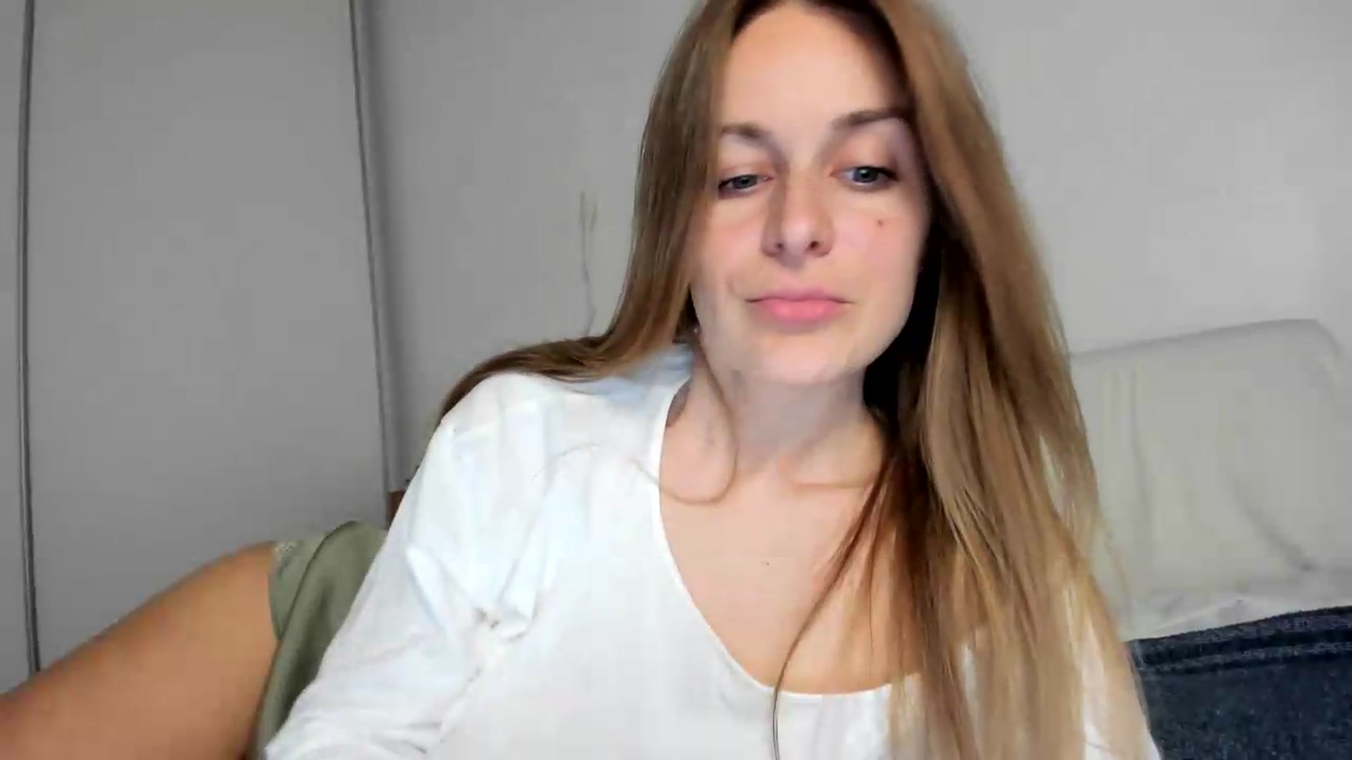 Gallery image thumbnail from regular_girl's myfreecams stream on, 07/08/2026, 19:34 image 19 of 20