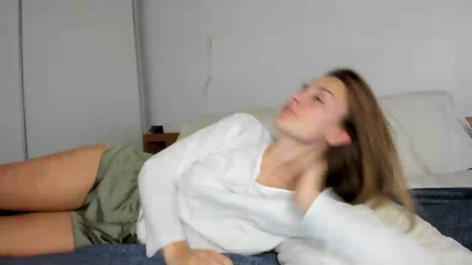 Gallery image thumbnail from regular_girl's myfreecams stream on, 07/08/2026, 19:34 image 17 of 20