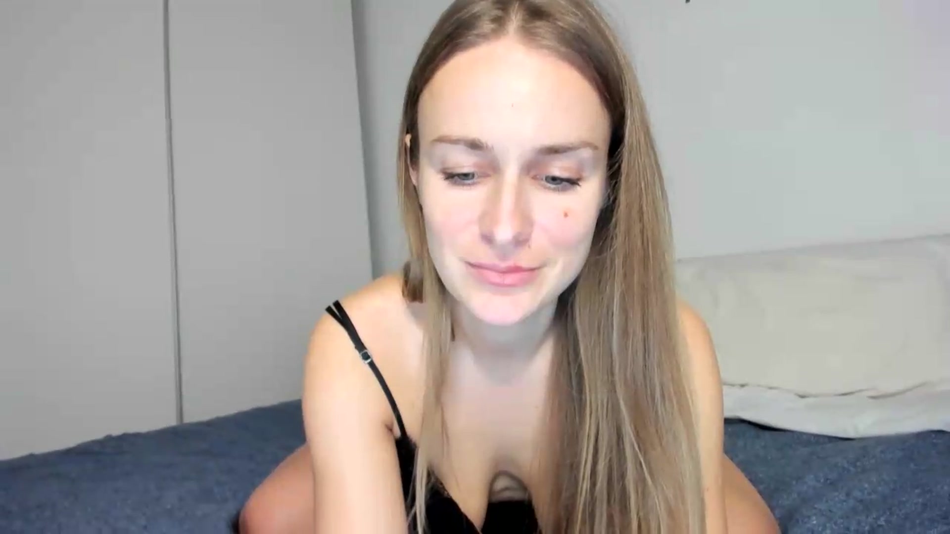 Gallery image thumbnail from regular_girl's myfreecams stream on, 07/11/2026, 19:08 image 9 of 20