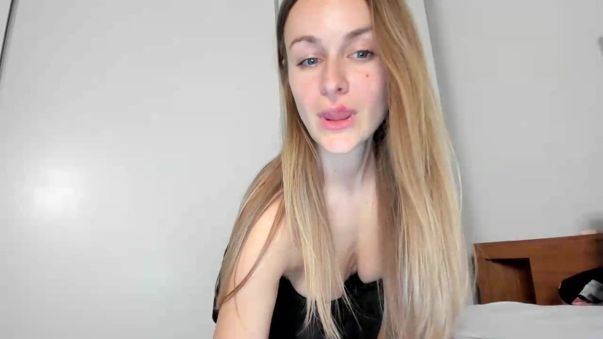 Gallery image thumbnail from regular_girl's myfreecams stream on, 07/11/2026, 22:00 image 17 of 20