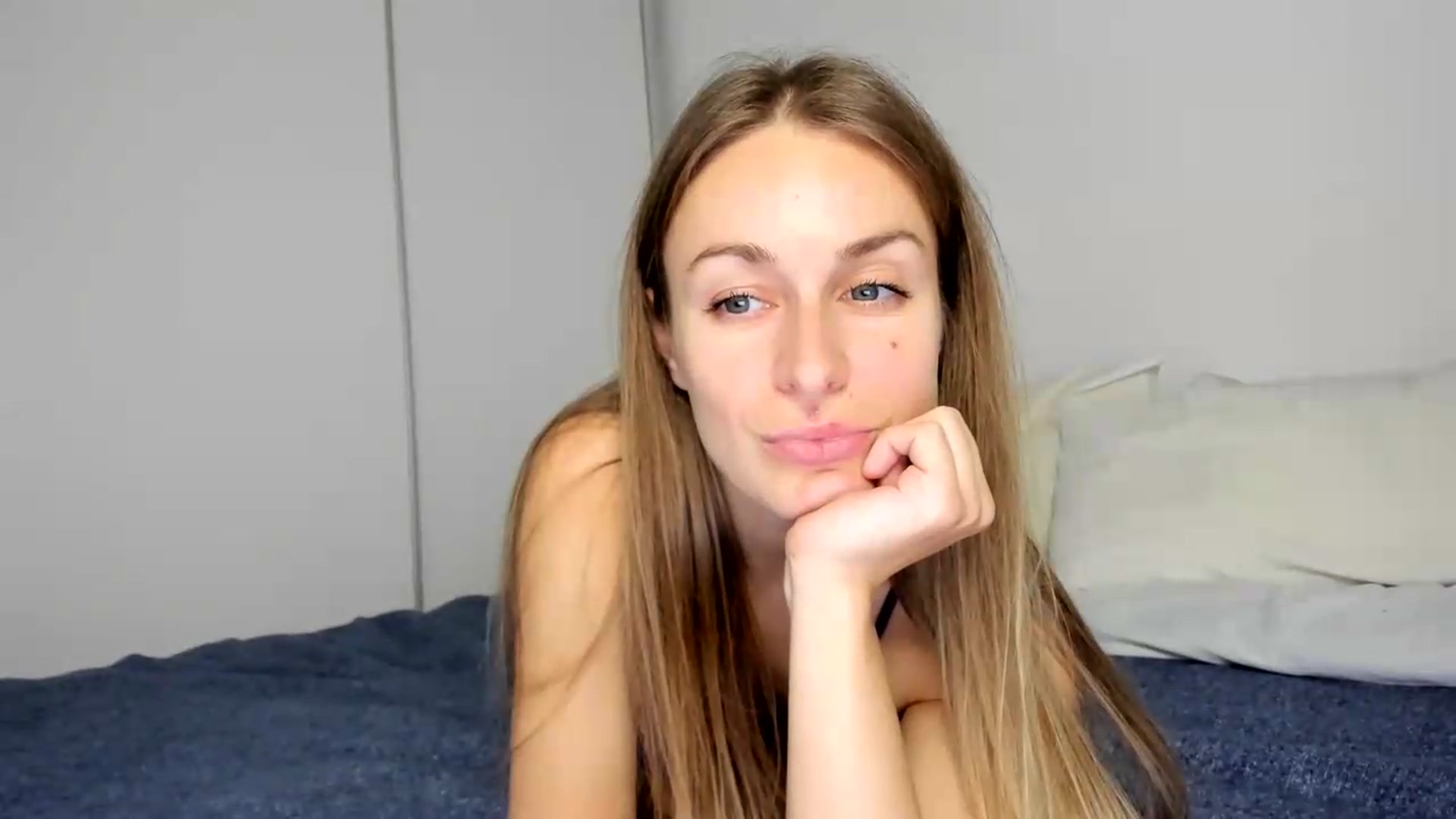 Gallery image thumbnail from regular_girl's myfreecams stream on, 07/20/2026, 18:19 image 15 of 20