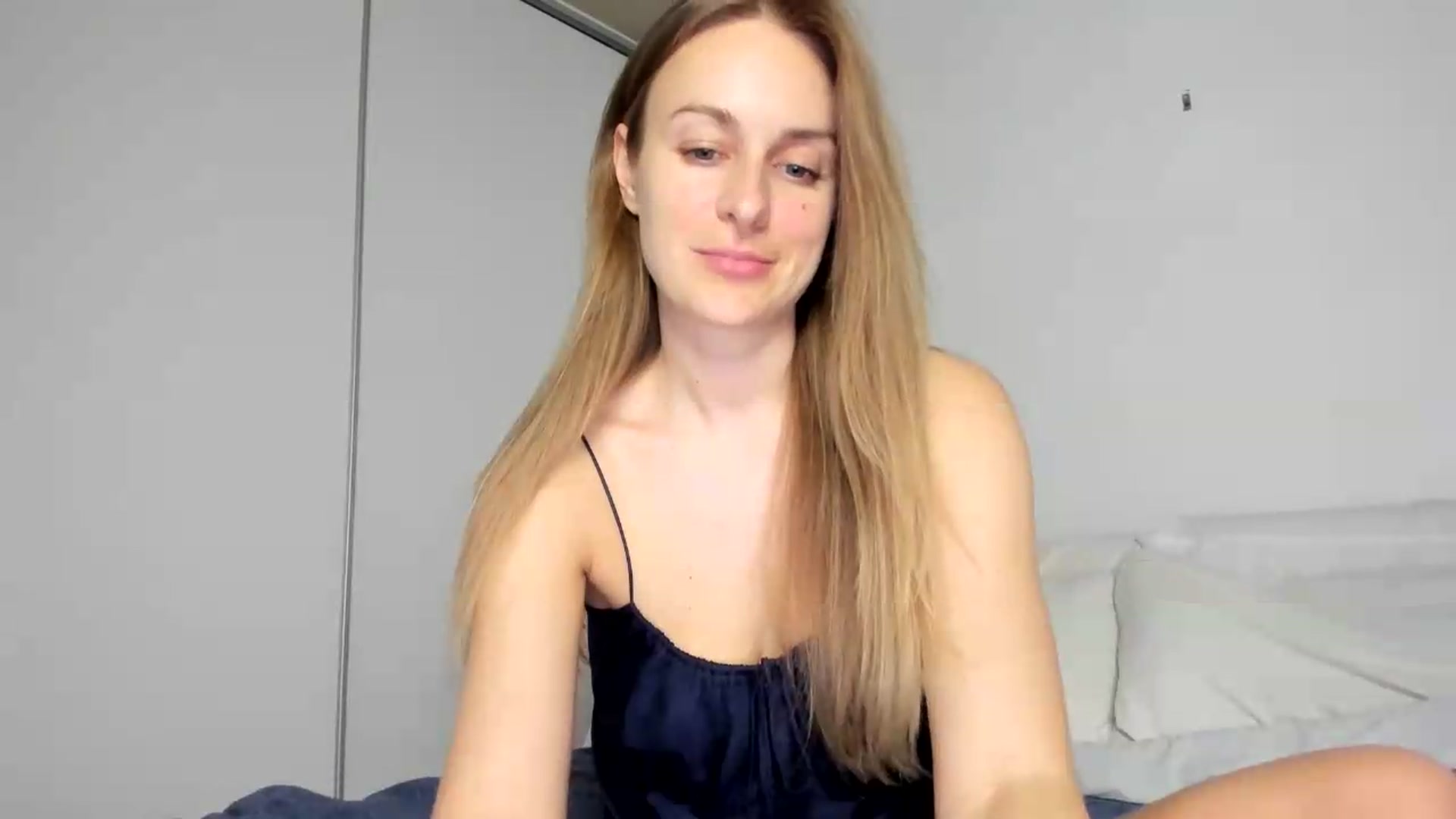 Gallery image thumbnail from regular_girl's myfreecams stream on, 07/22/2026, 19:56 image 8 of 20