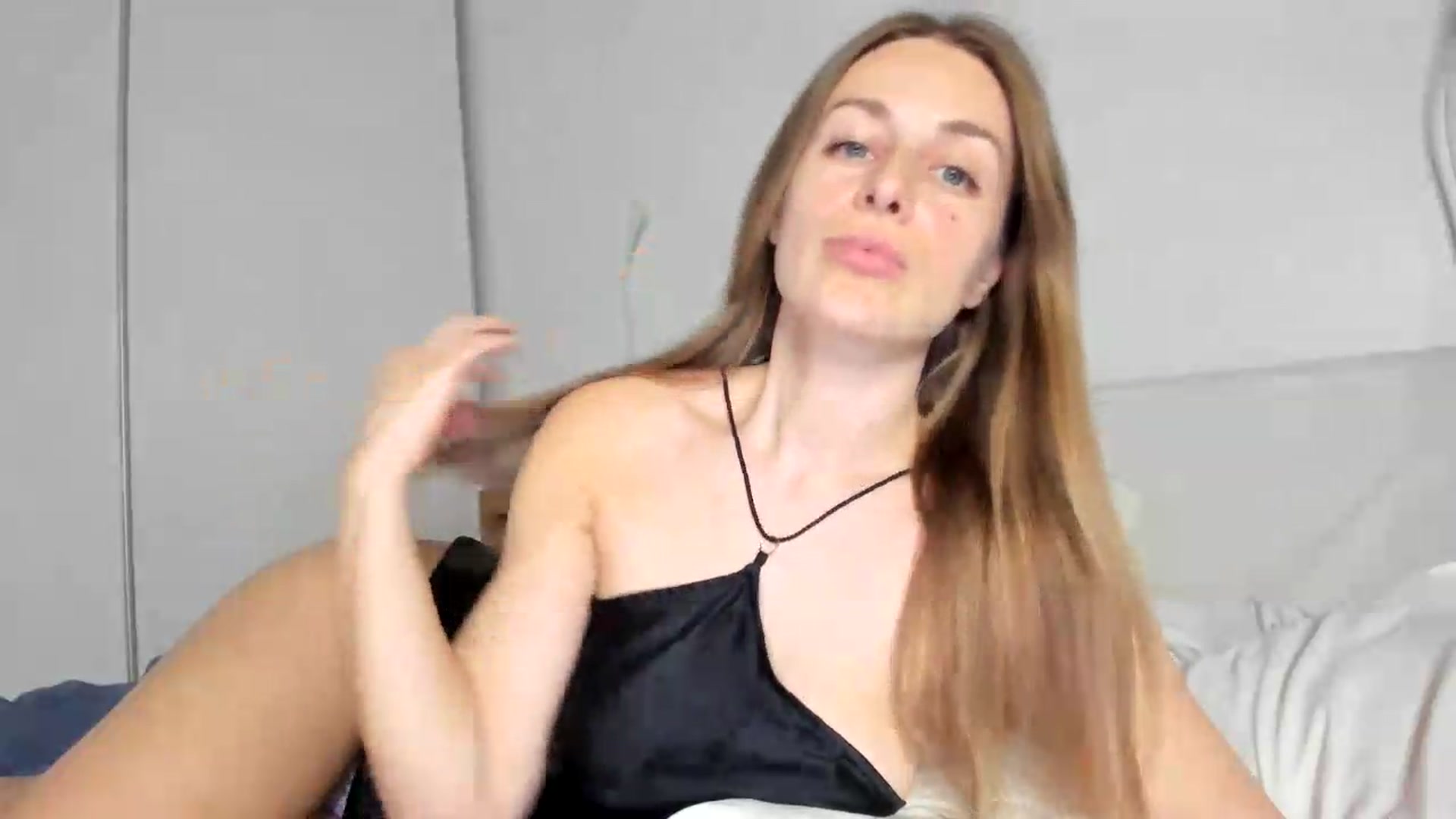 Gallery image thumbnail from regular_girl's myfreecams stream on, 08/03/2026, 22:05 image 18 of 20
