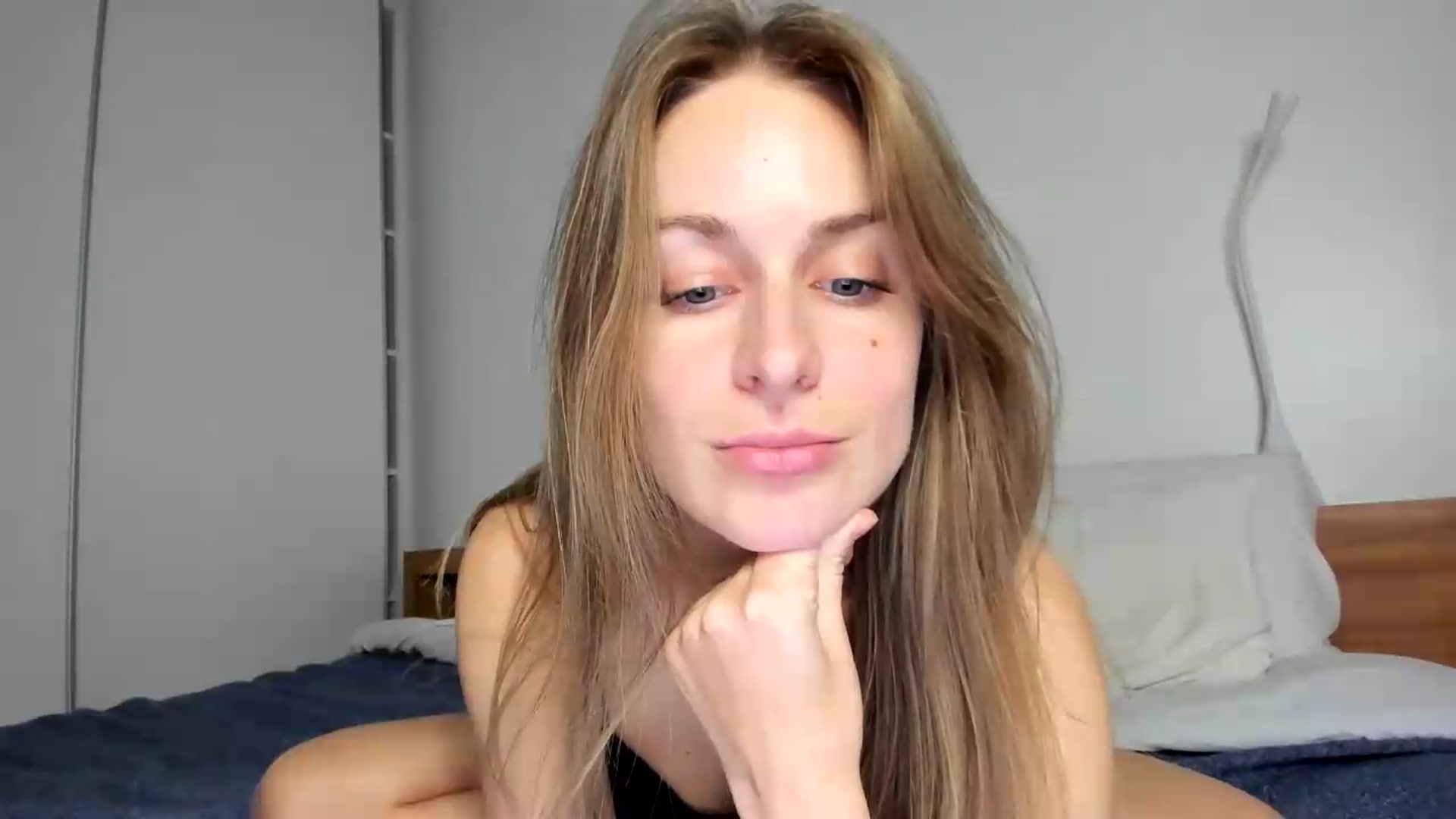 Gallery image thumbnail from regular_girl's myfreecams stream on, 08/04/2026, 22:35 image 19 of 20