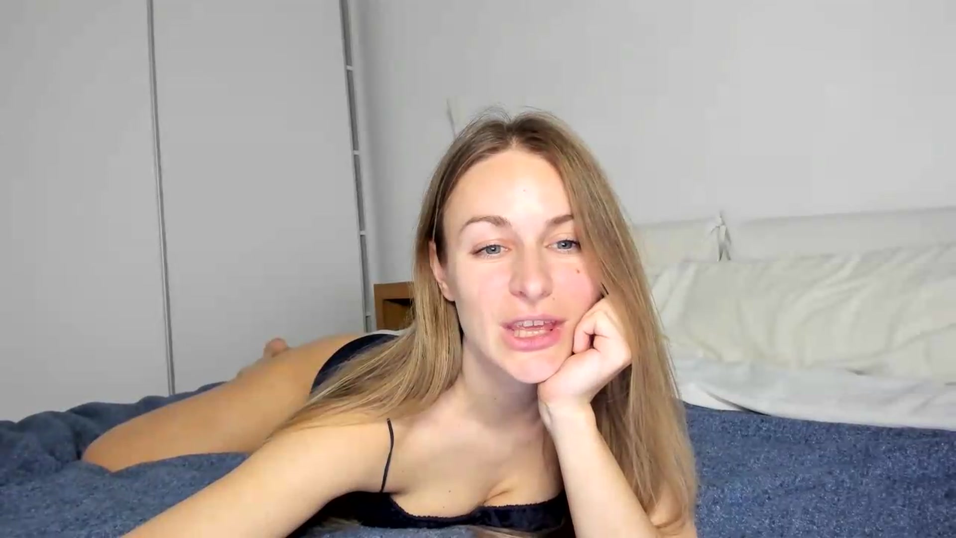 Gallery image thumbnail from regular_girl's myfreecams stream on, 08/04/2026, 23:06 image 19 of 20