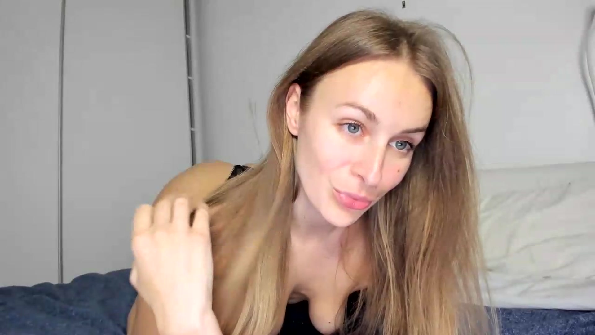 Gallery image thumbnail from regular_girl's myfreecams stream on, 08/04/2026, 23:06 image 7 of 20