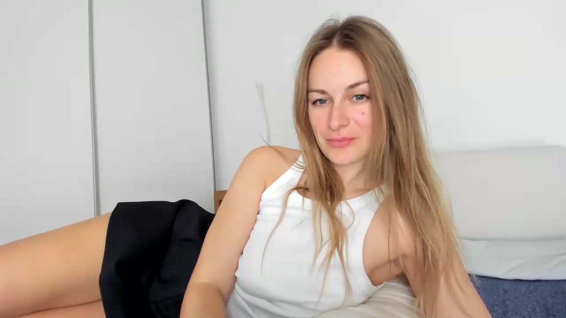 Gallery image thumbnail from regular_girl's myfreecams stream on, 08/09/2026, 18:01 image 11 of 20
