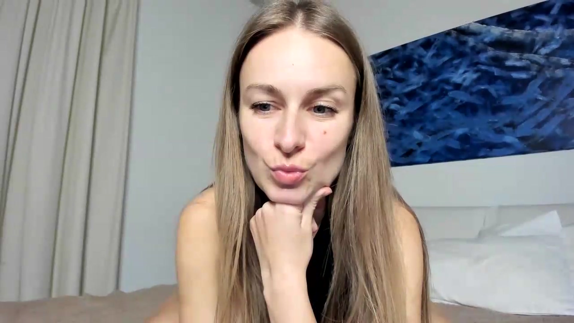 Gallery image thumbnail from regular_girl's myfreecams stream on, 08/19/2026, 18:52 image 18 of 20